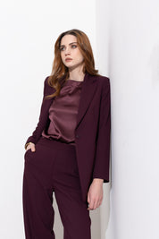 Maglia in satin con scollo a barca