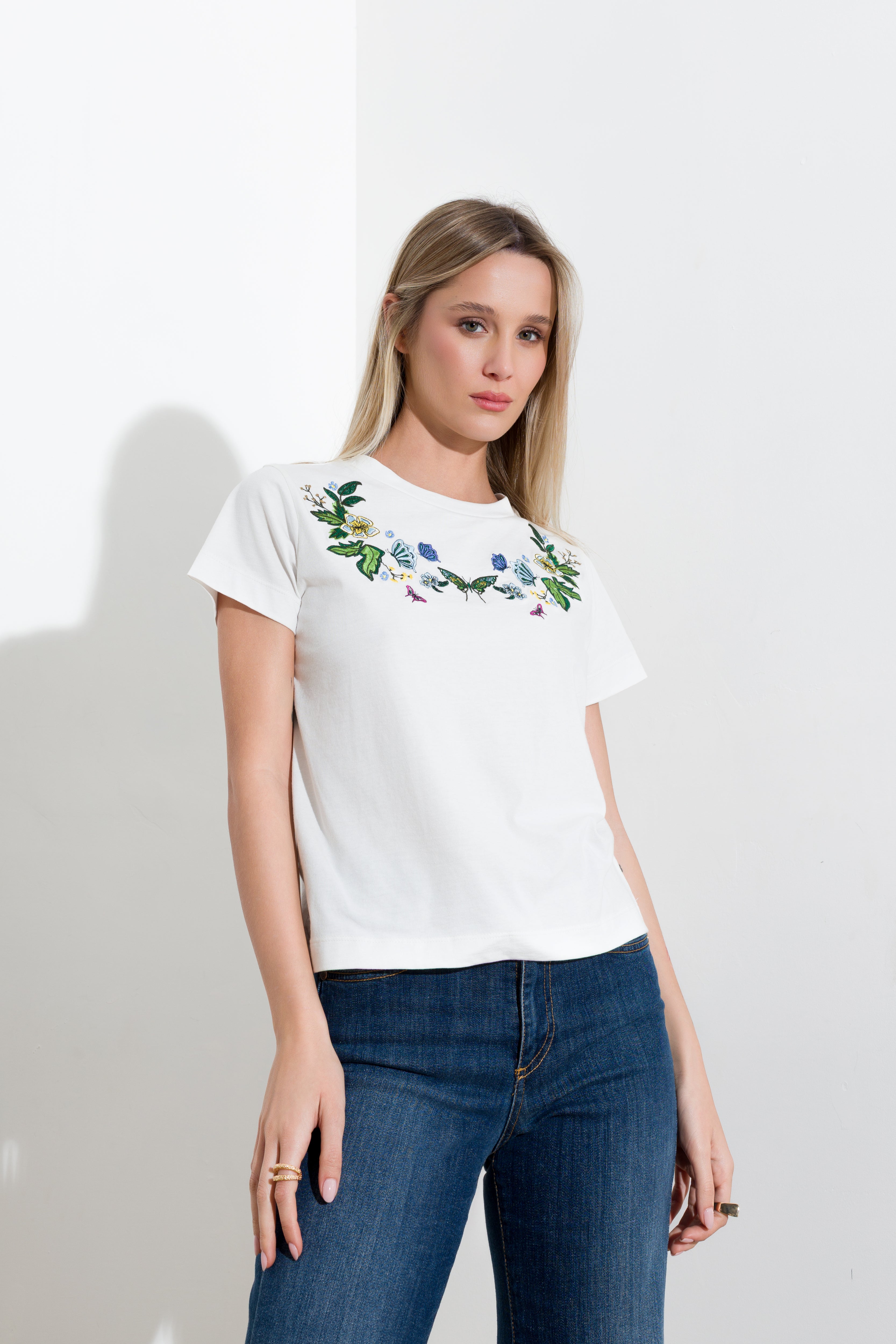 T-shirt con ricamo - Compagnia Italiana