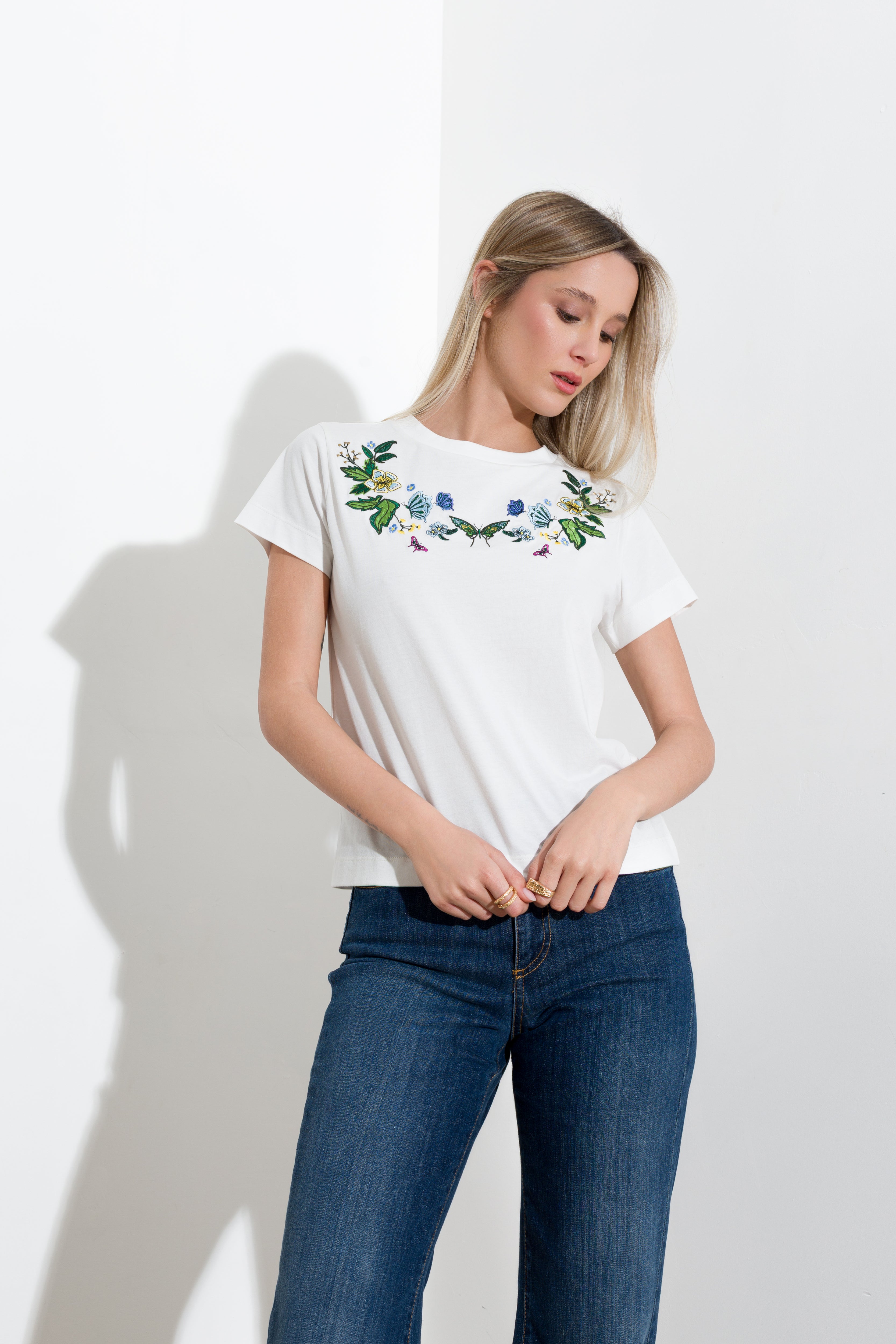 T-shirt con ricamo - Compagnia Italiana