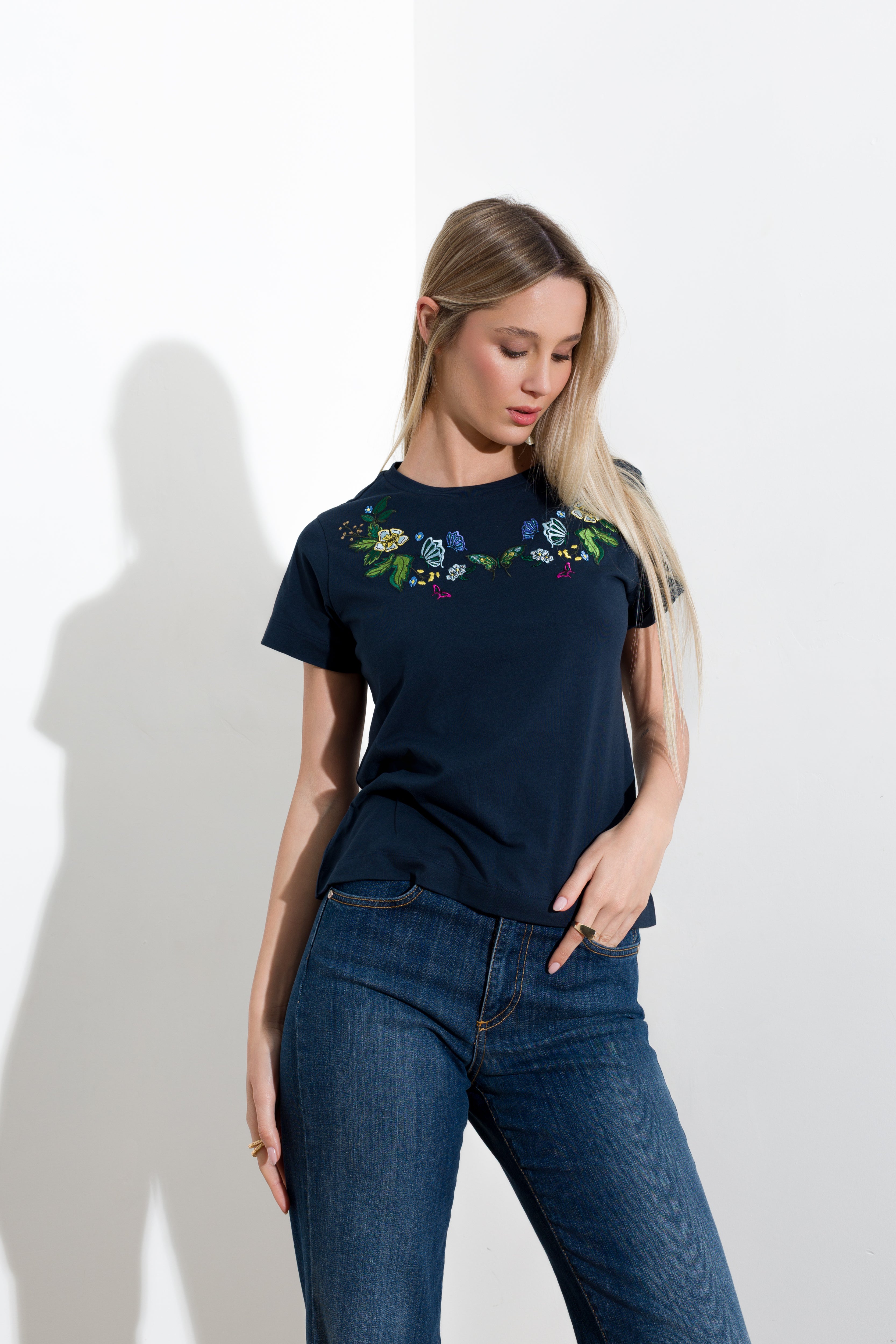 T-shirt con ricamo - Compagnia Italiana