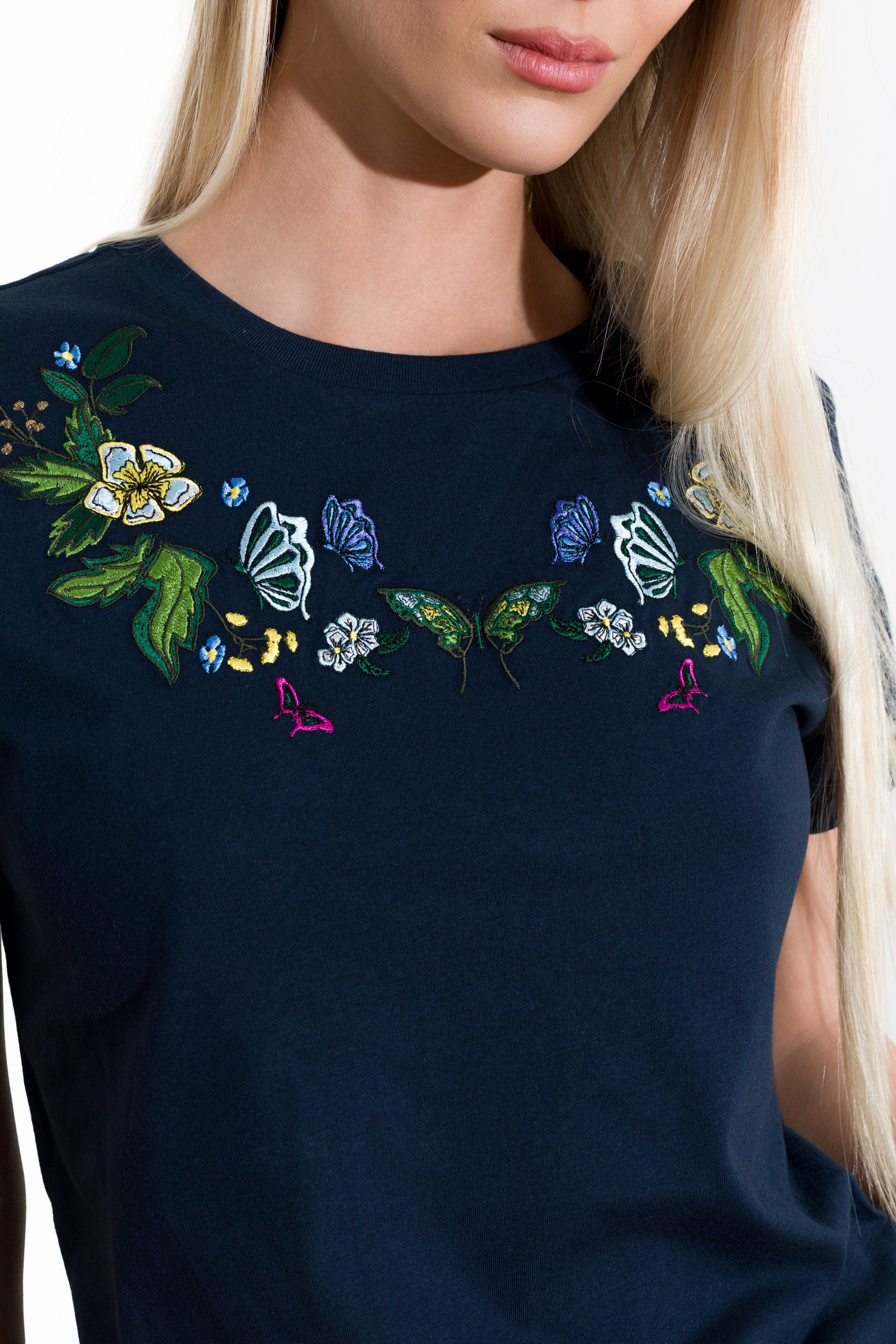 T-shirt con ricamo - Compagnia Italiana