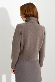 Cropped-Rollkragenpullover mit Raglanärmeln - Friendly Sweater