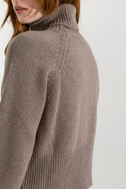 Cropped-Rollkragenpullover mit Raglanärmeln - Friendly Sweater