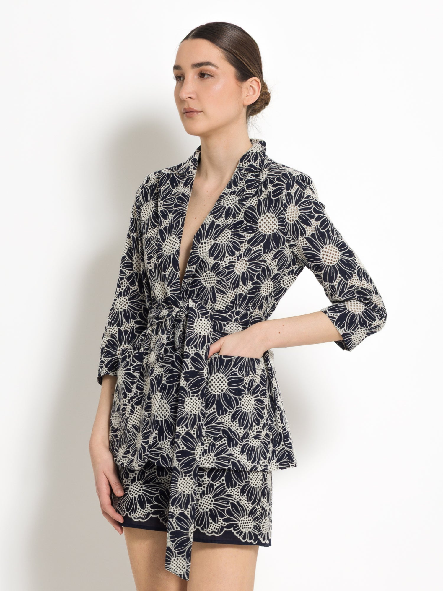 Blazer con cintura in cotone ricamato | Uncategorized da donna