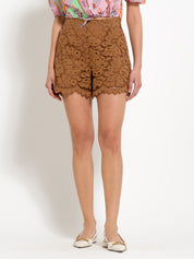Shorts in pizzo