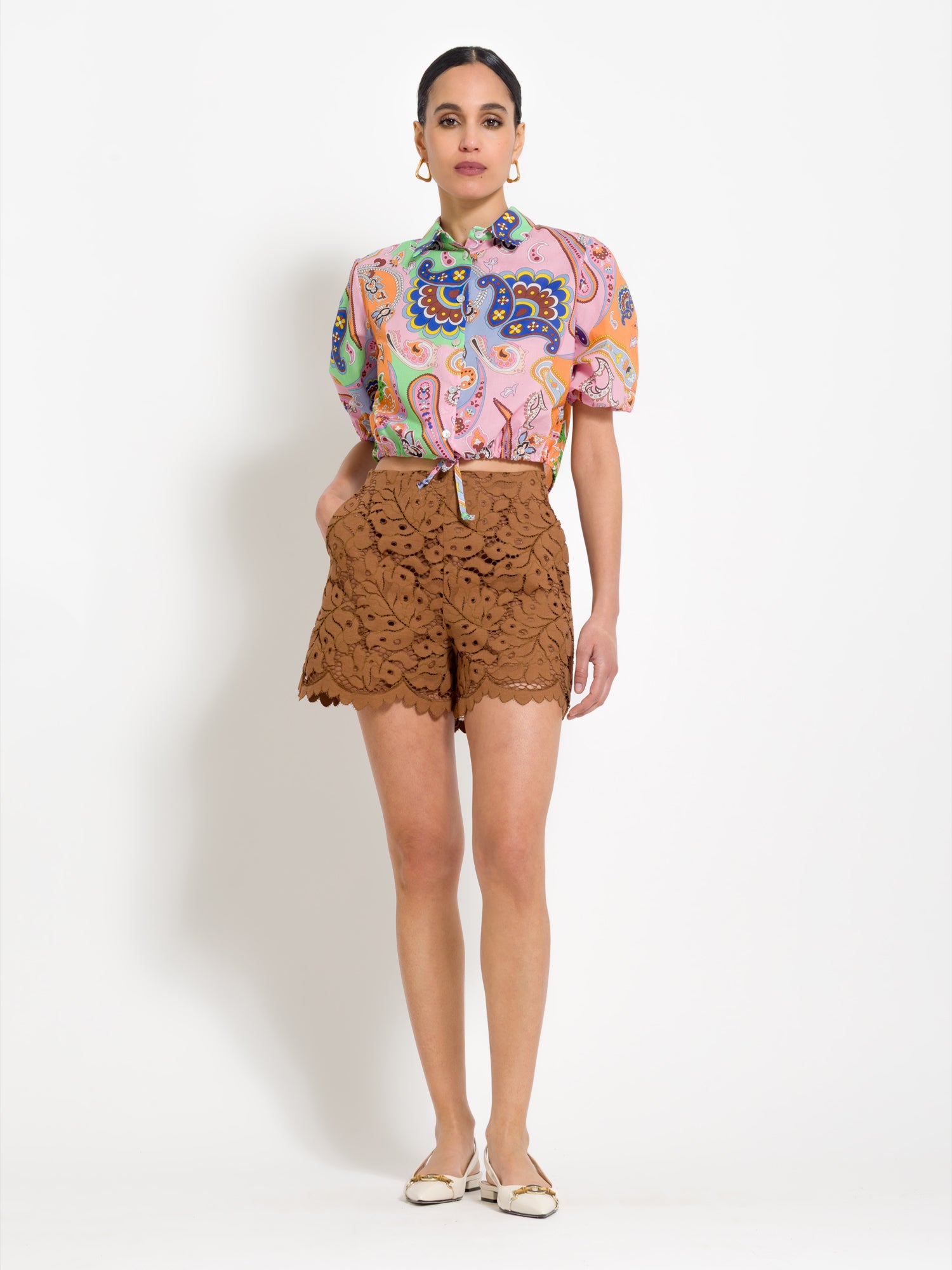 Shorts in pizzo