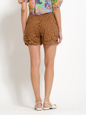 Shorts in pizzo