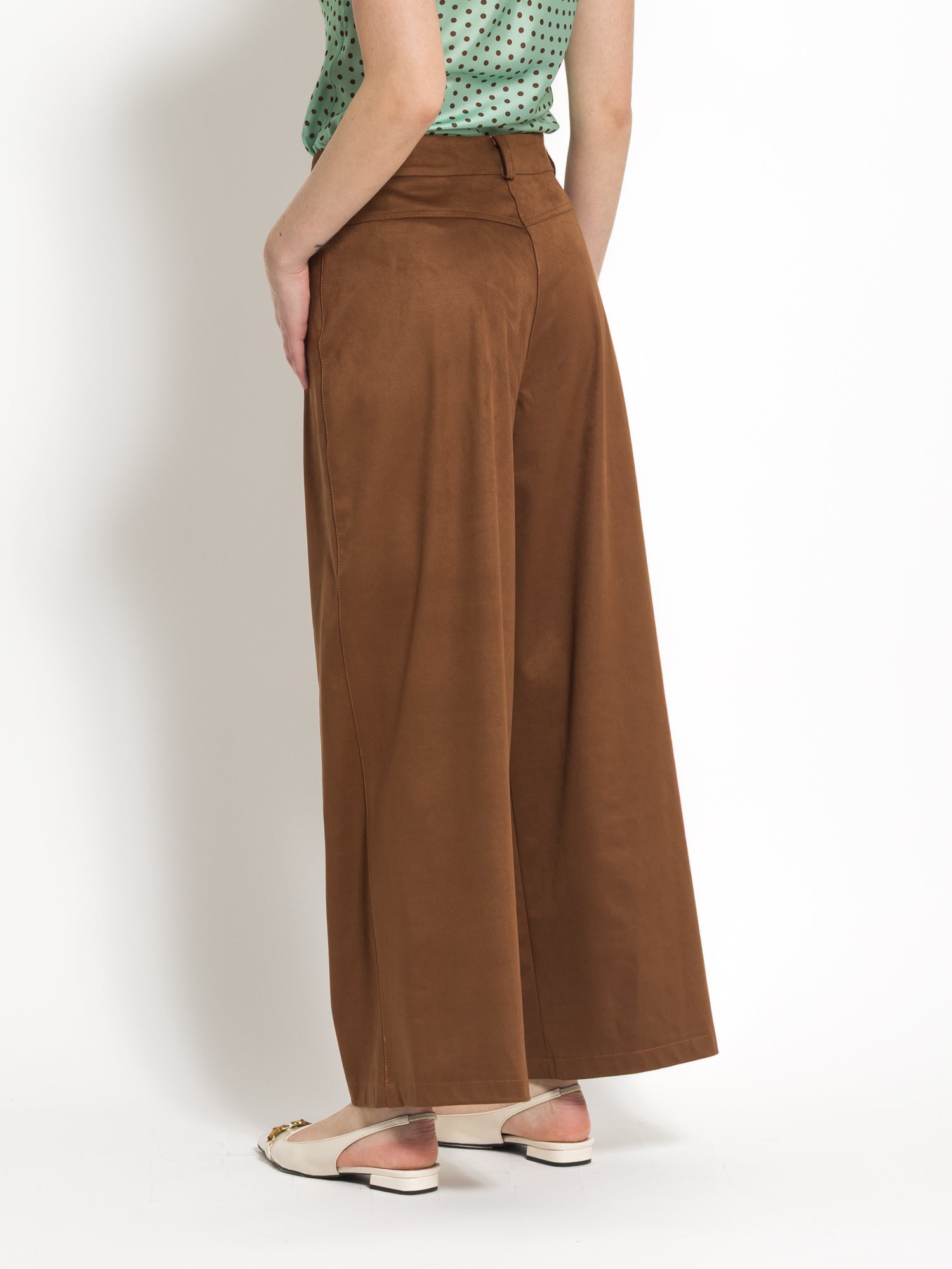 Pantalone gamba larga in eco-dainetto