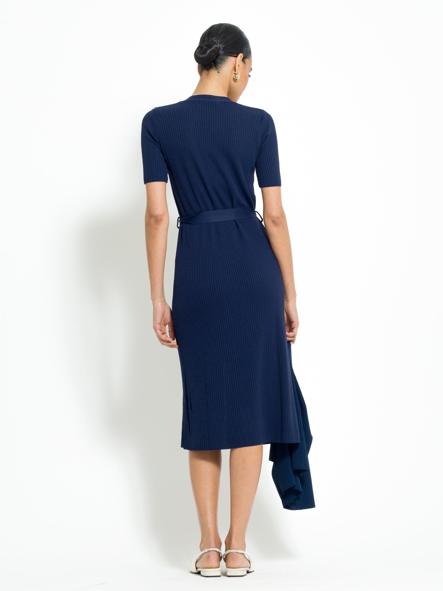 Abito Da Sposa Per Matrimonio Invernale Di Maniche Lunghe In Pizzo Con Scollo A V Cintura In Raso Gonna Stile A Line