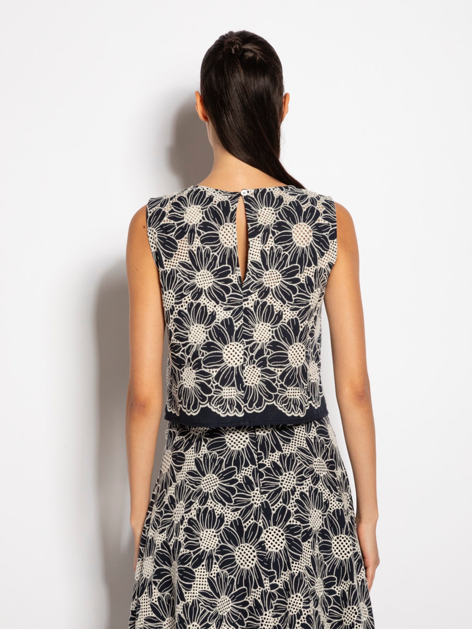 Top crop in cotone ricamato | Uncategorized da donna