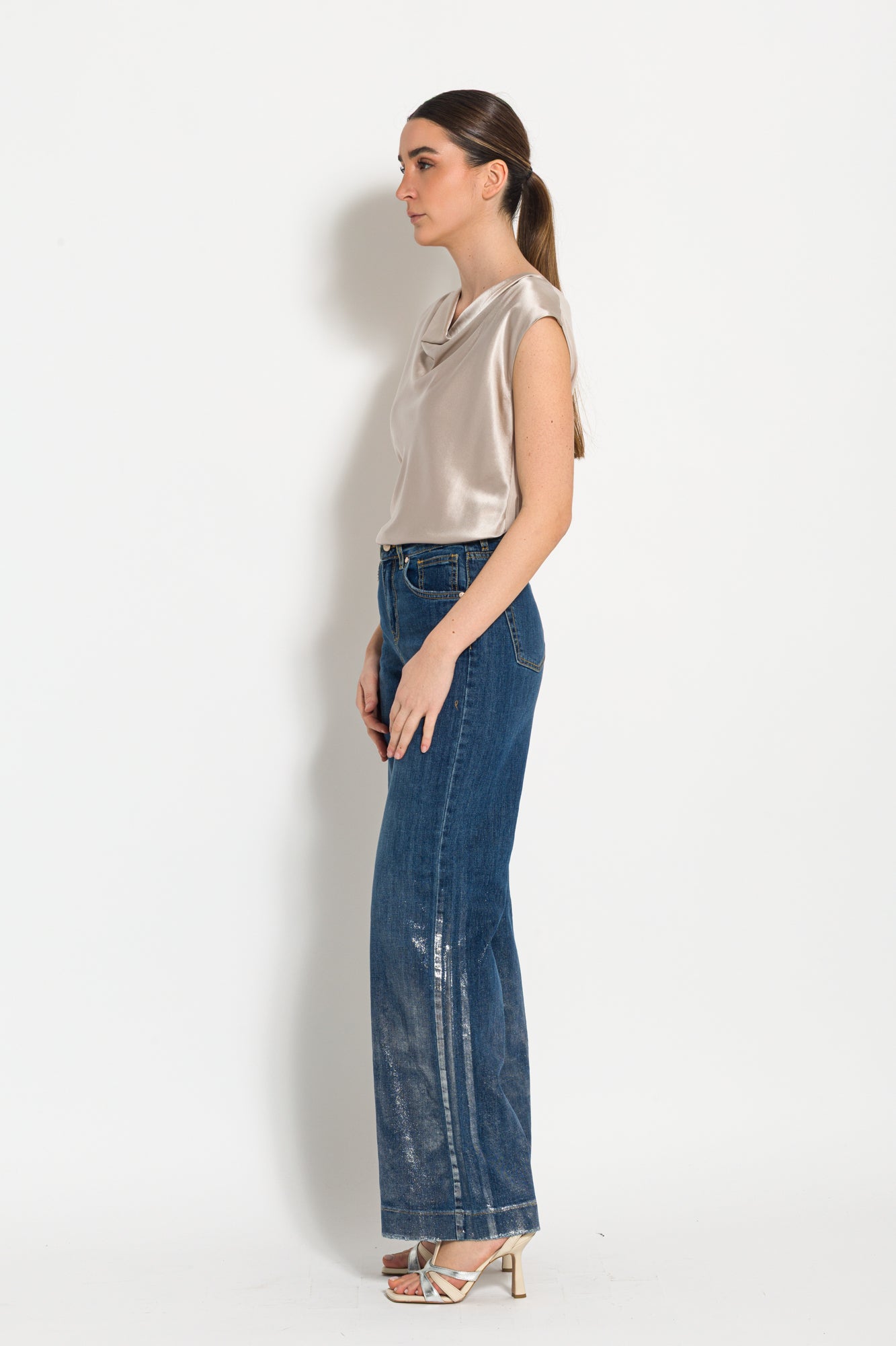 Top scollo gronda smanicato | Uncategorized da donna