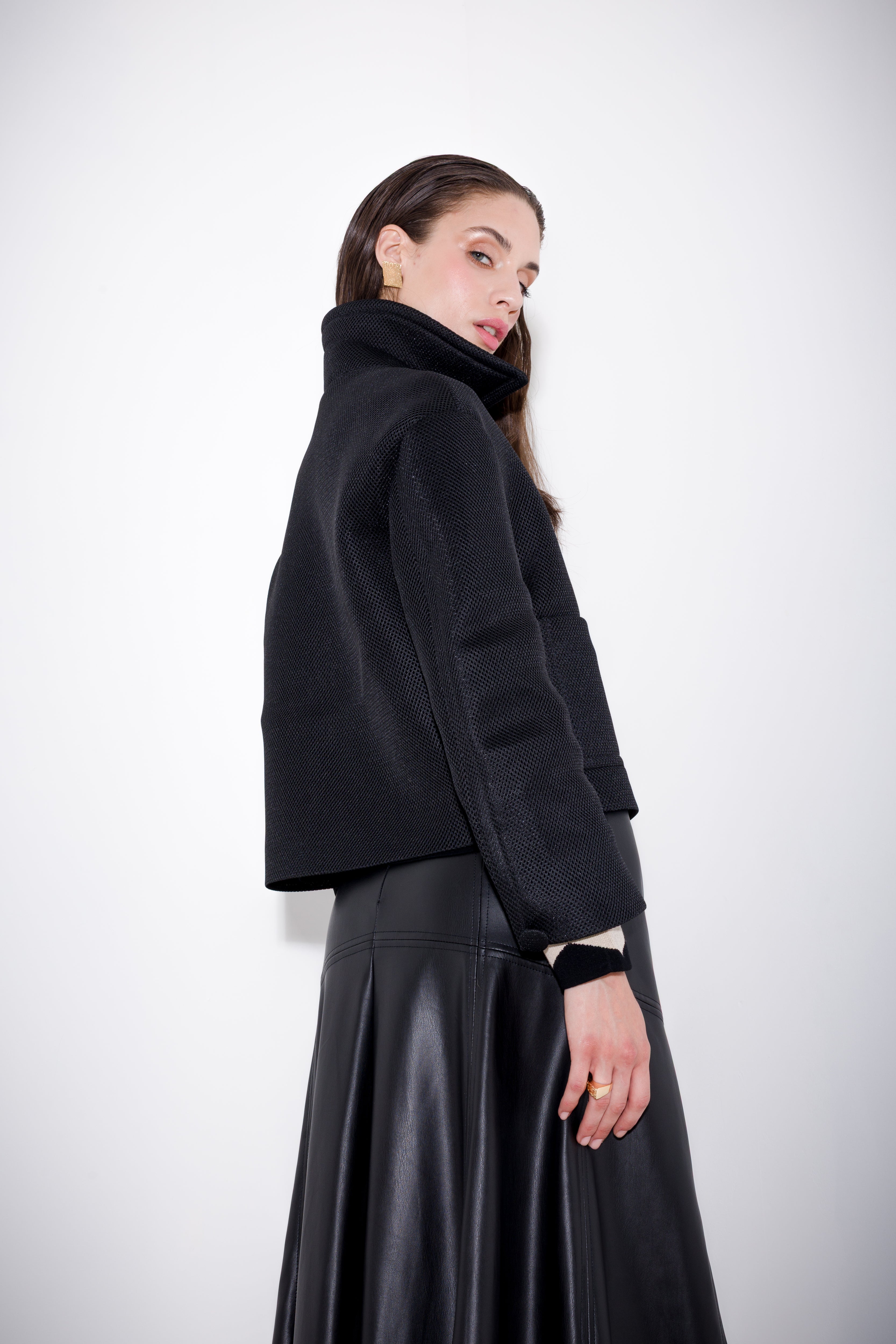 Short jacket in double mesh