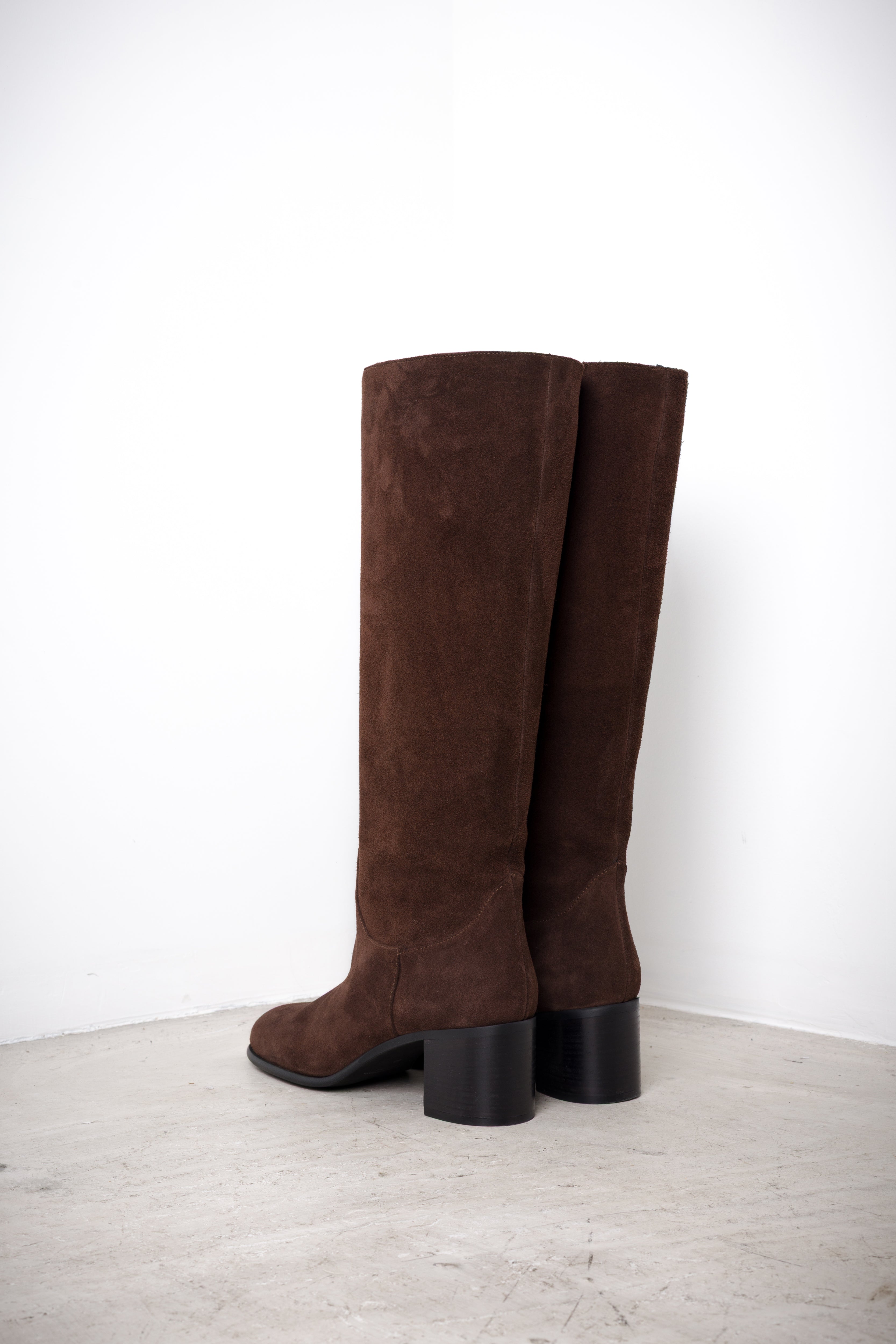 Suede boot