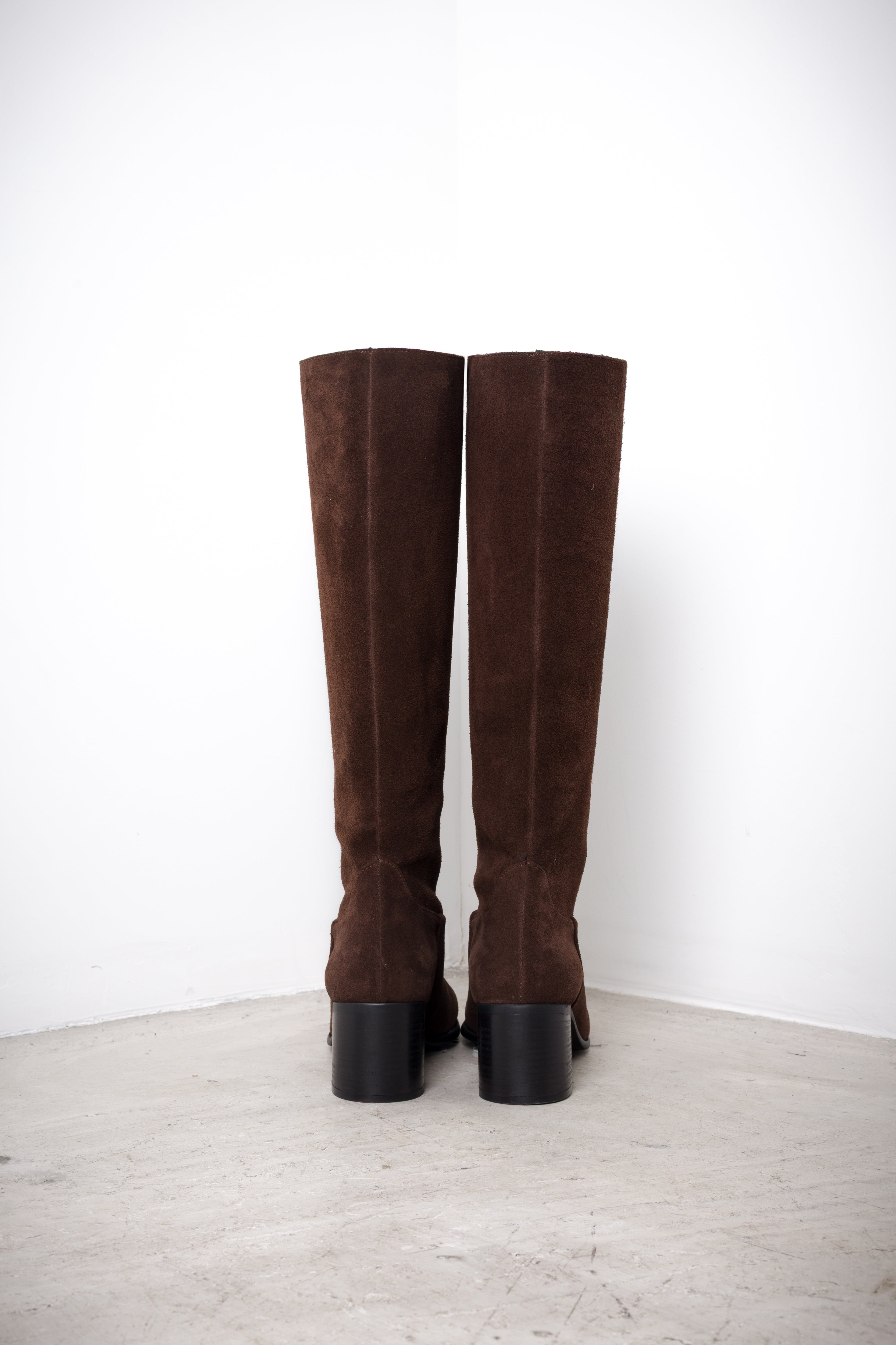 Suede boot