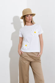 T-shirt in jersy di cotone con margherite applicate - Compagnia Italiana