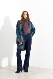 Jeans flare con cuciture frontali