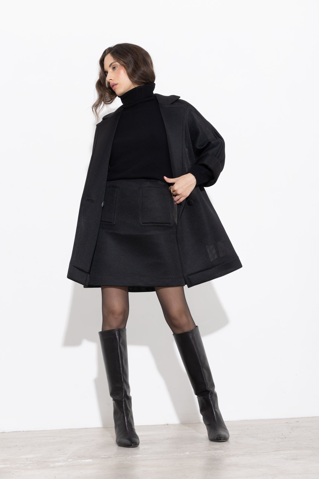 Short skirt in double mesh