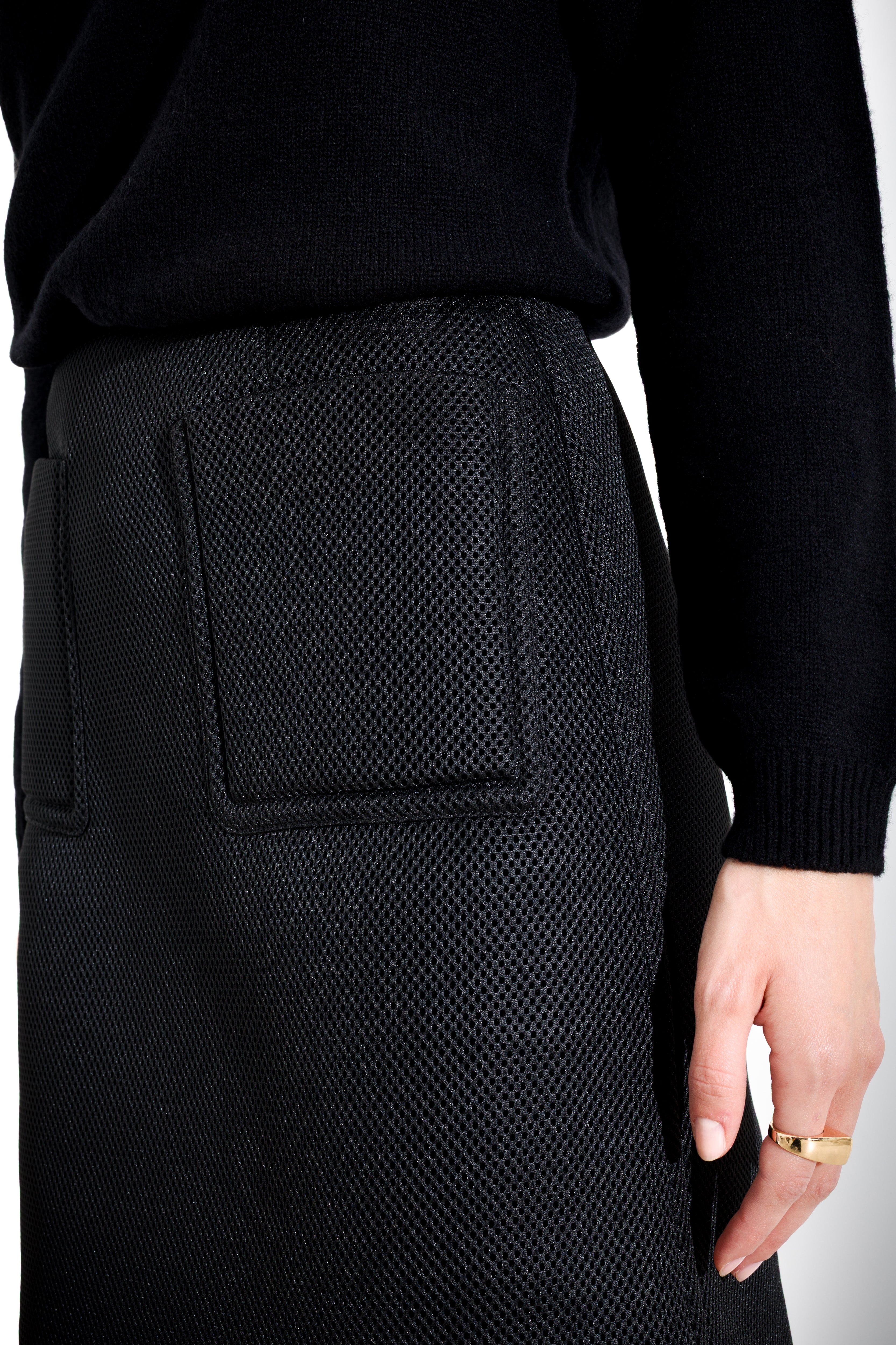 Short skirt in double mesh