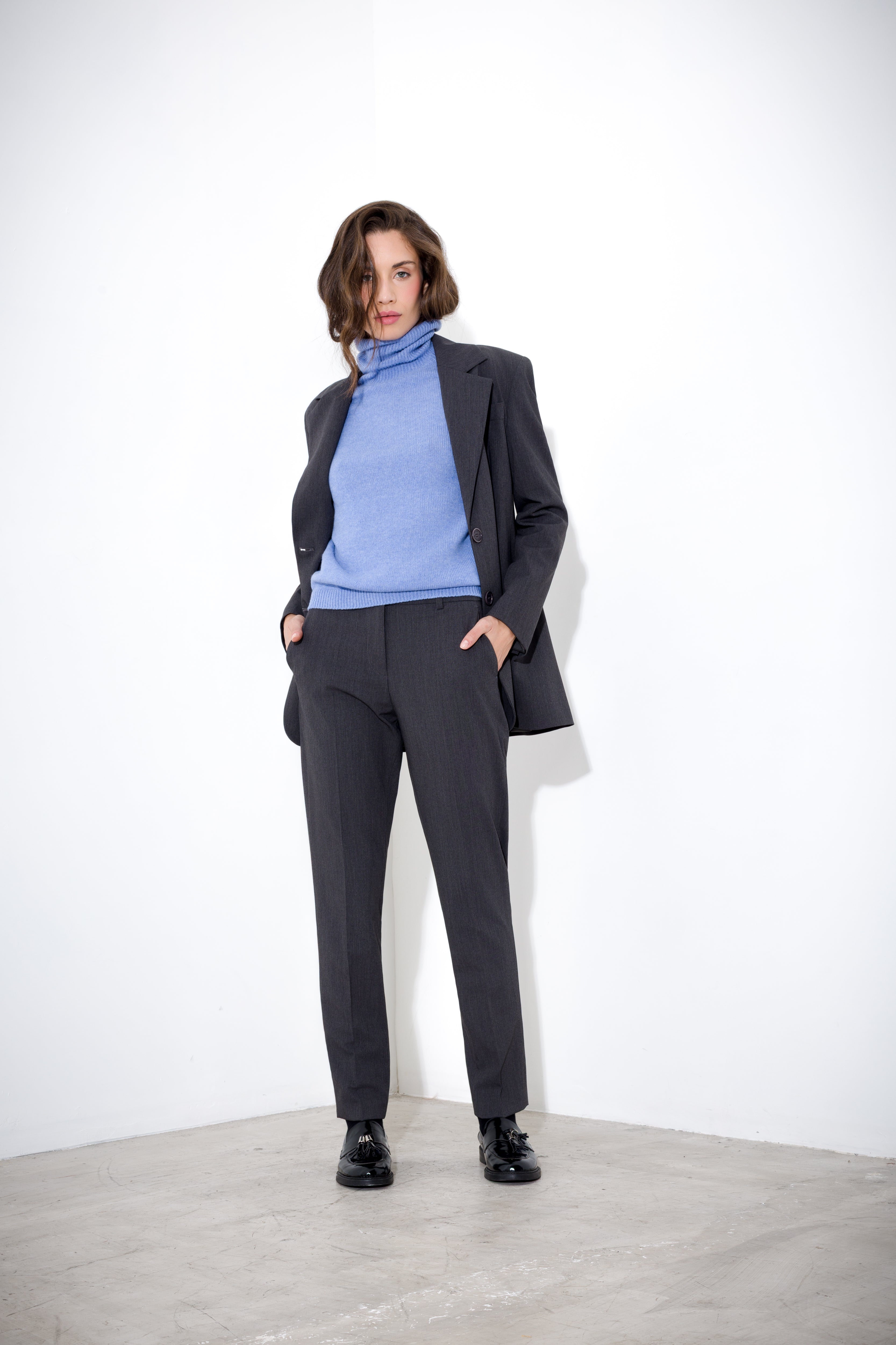 Pantalone dritto in tela lana