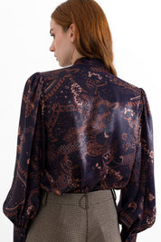 Blusa con scollo a goccia