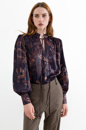 Blusa con scollo a goccia