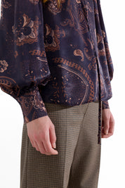 Blusa con scollo a goccia
