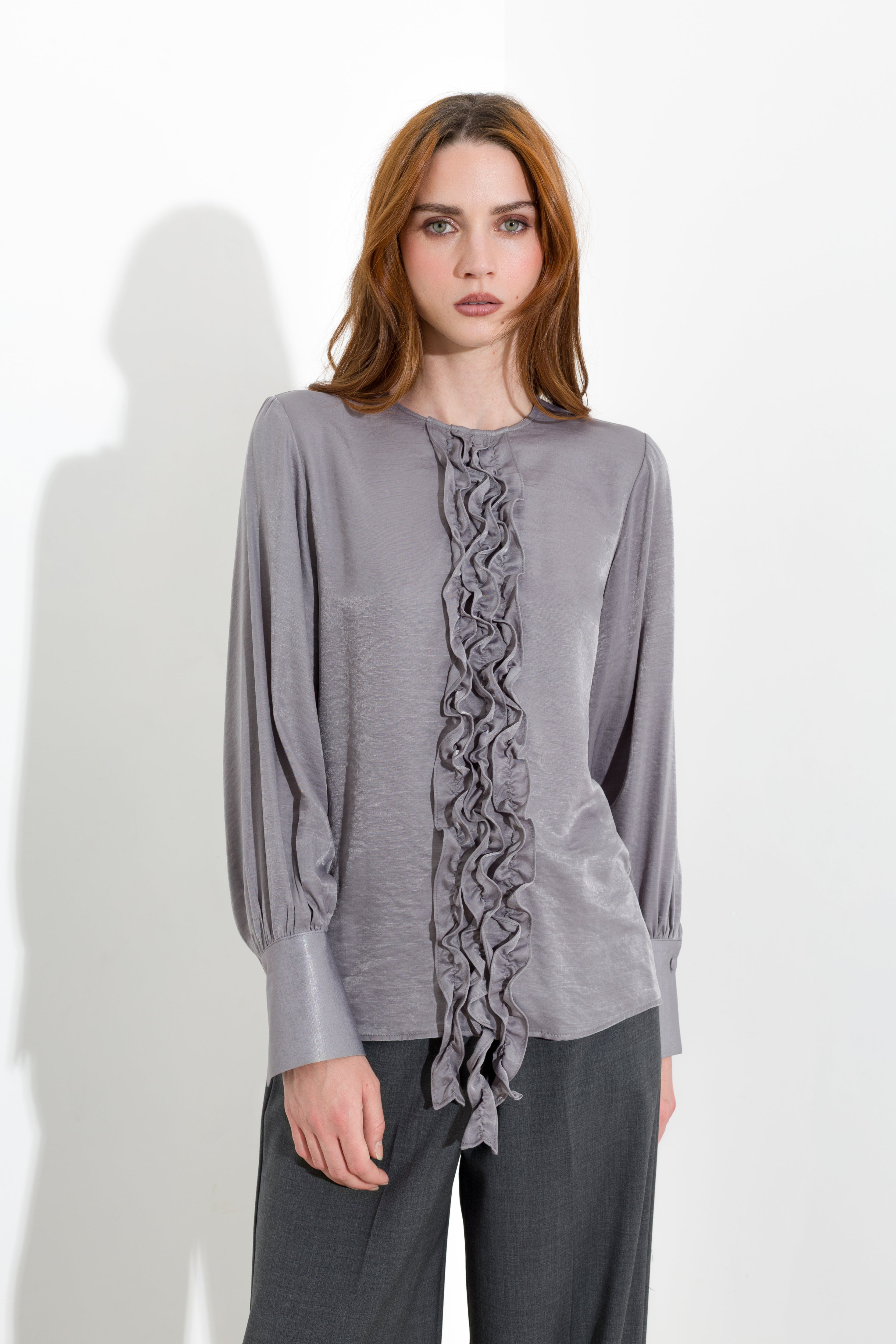 Blusa satinata con rouches