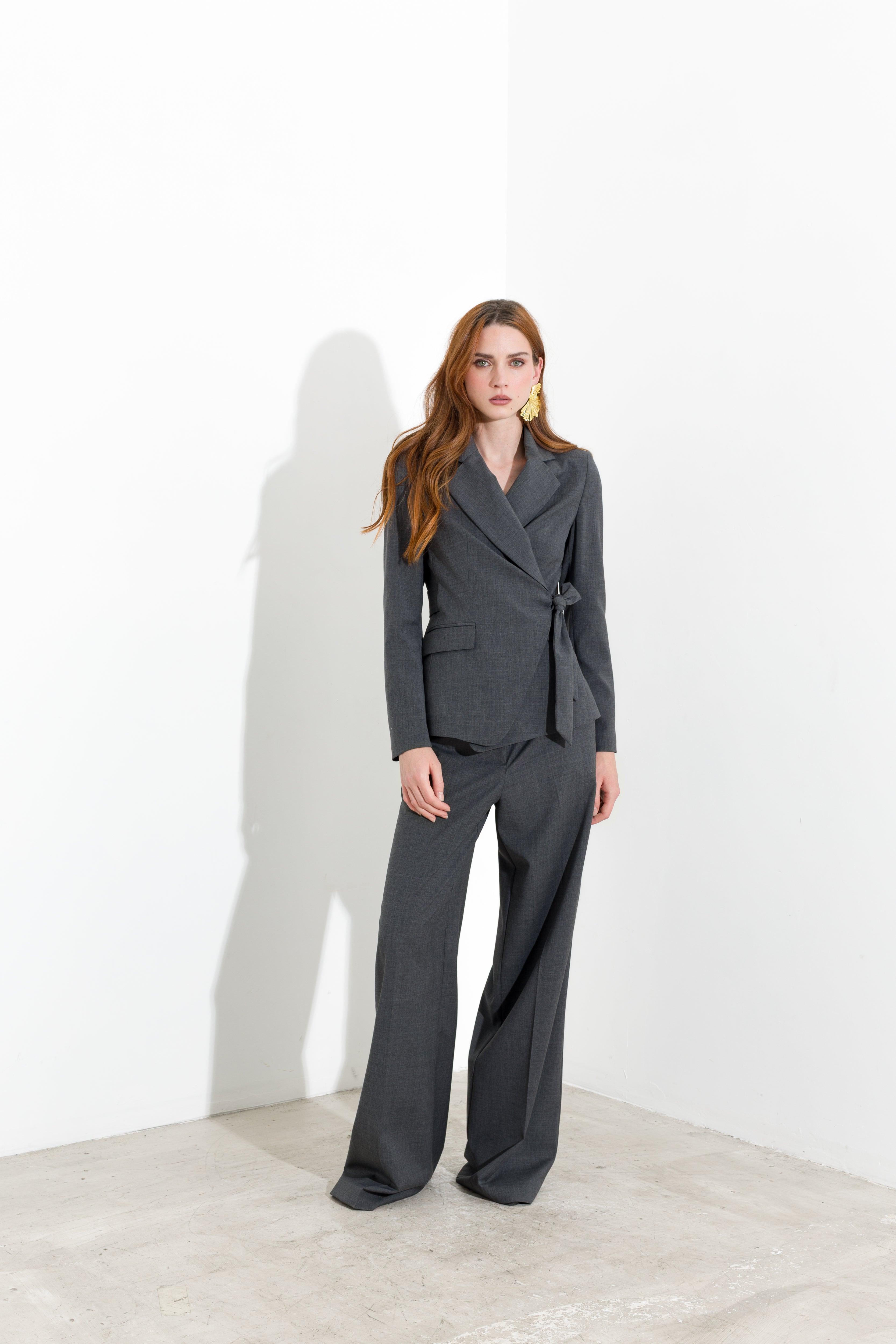 Pantaloni sartoriali a palazzo a vita alta