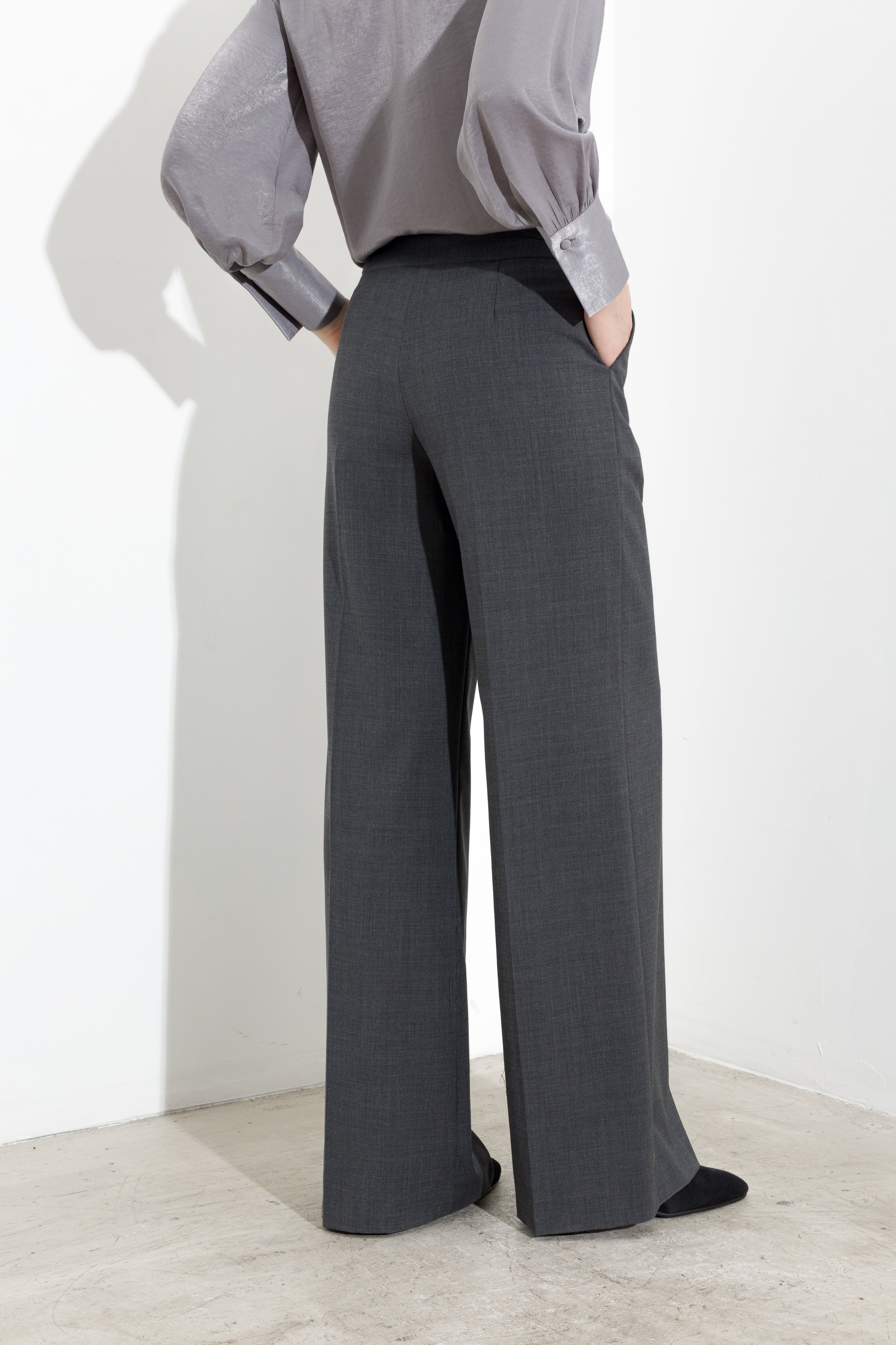 Pantaloni sartoriali a palazzo a vita alta