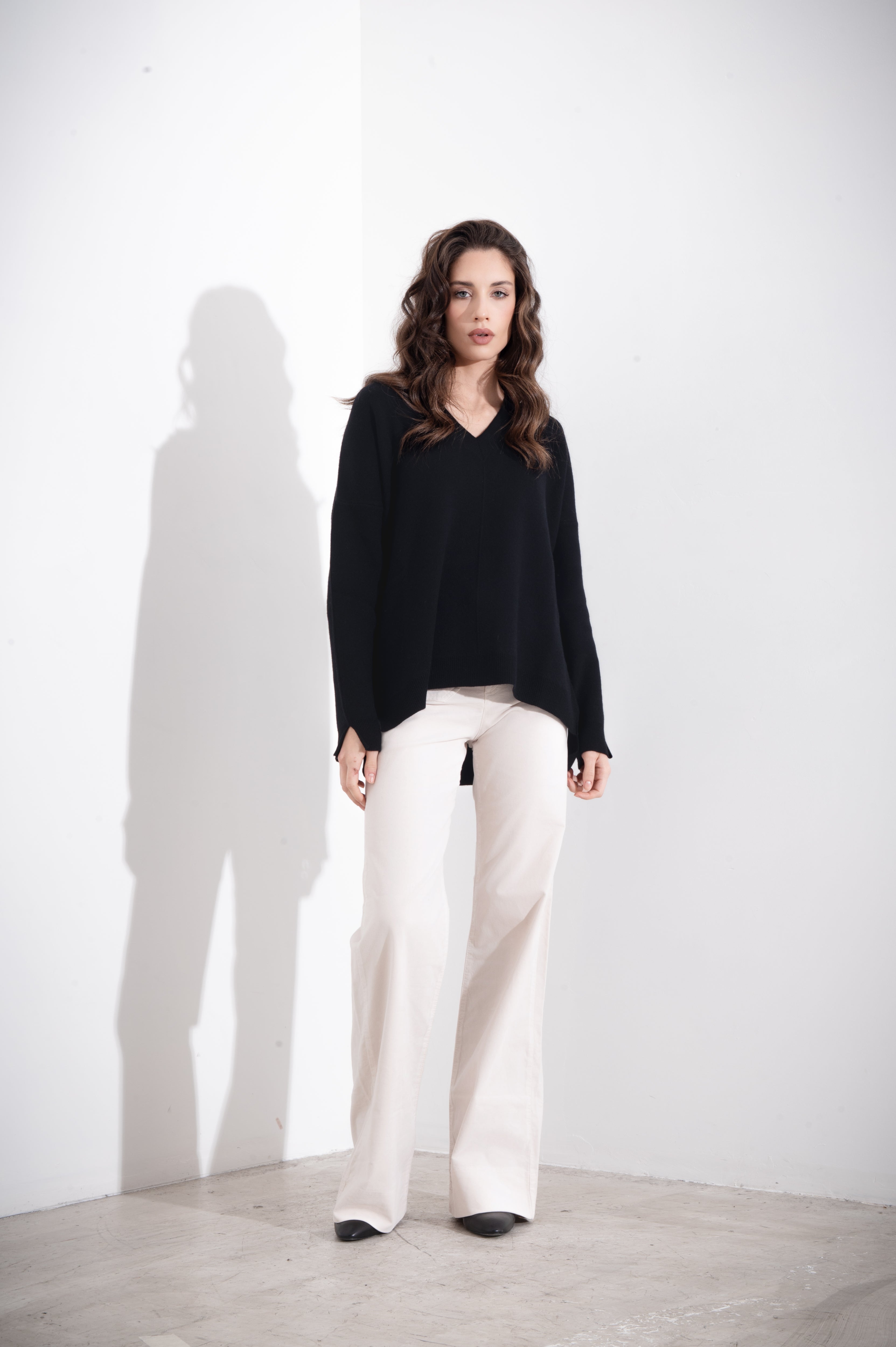 Maglia over scollo a V FRIENDLY SWEATER - Compagnia Italiana