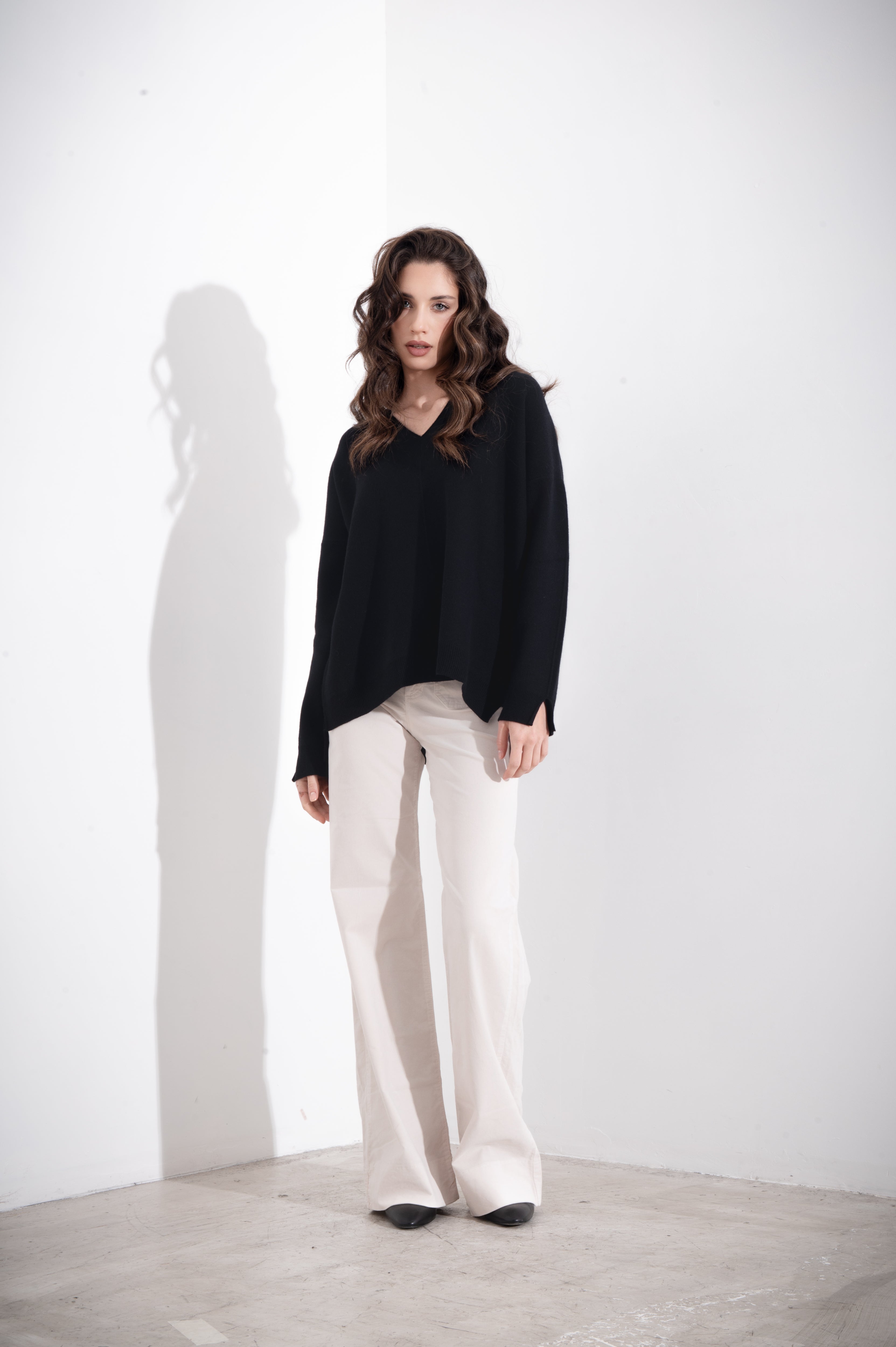 Maglia over scollo a V FRIENDLY SWEATER - Compagnia Italiana