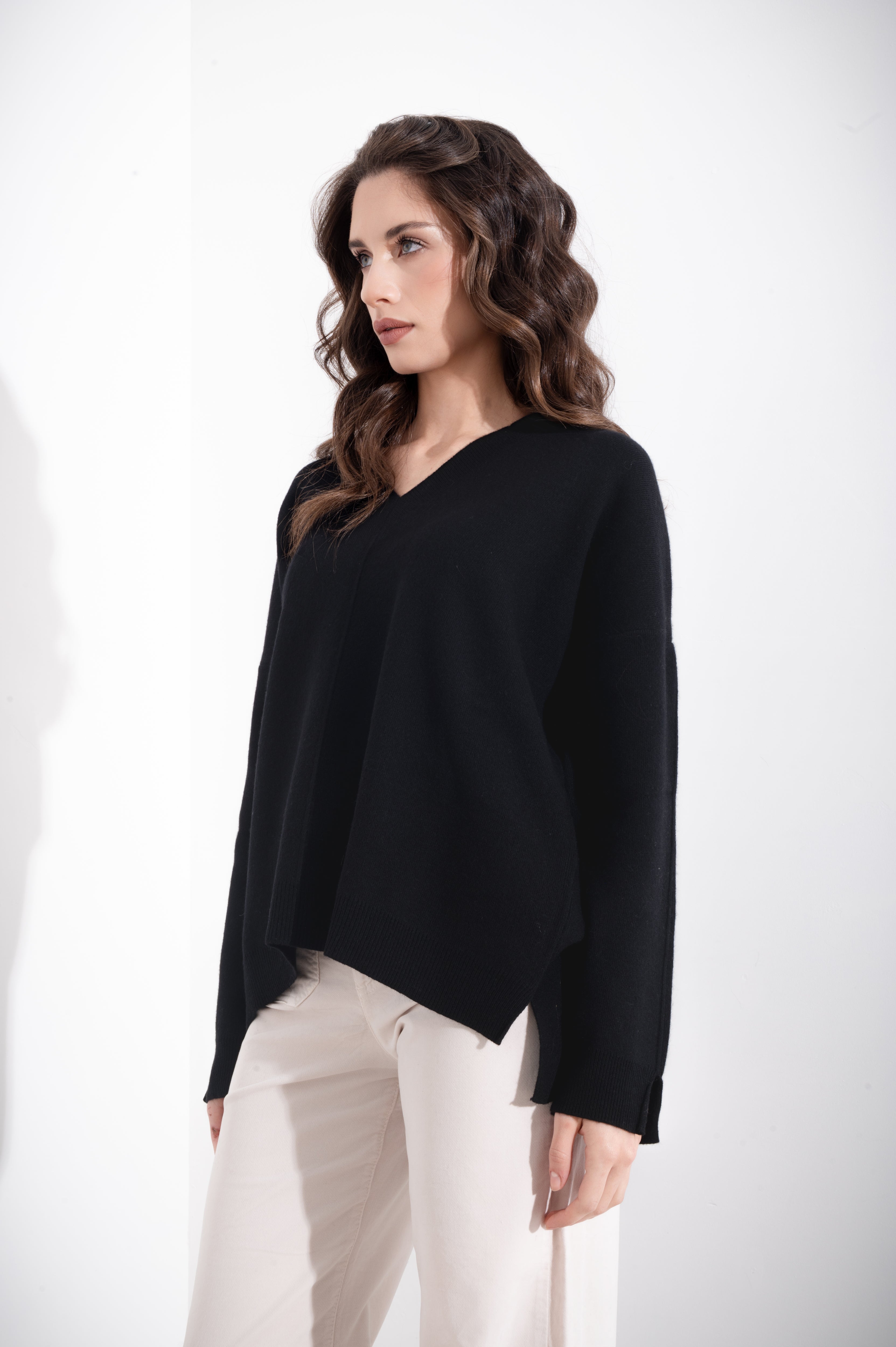 Maglia over scollo a V FRIENDLY SWEATER - Compagnia Italiana