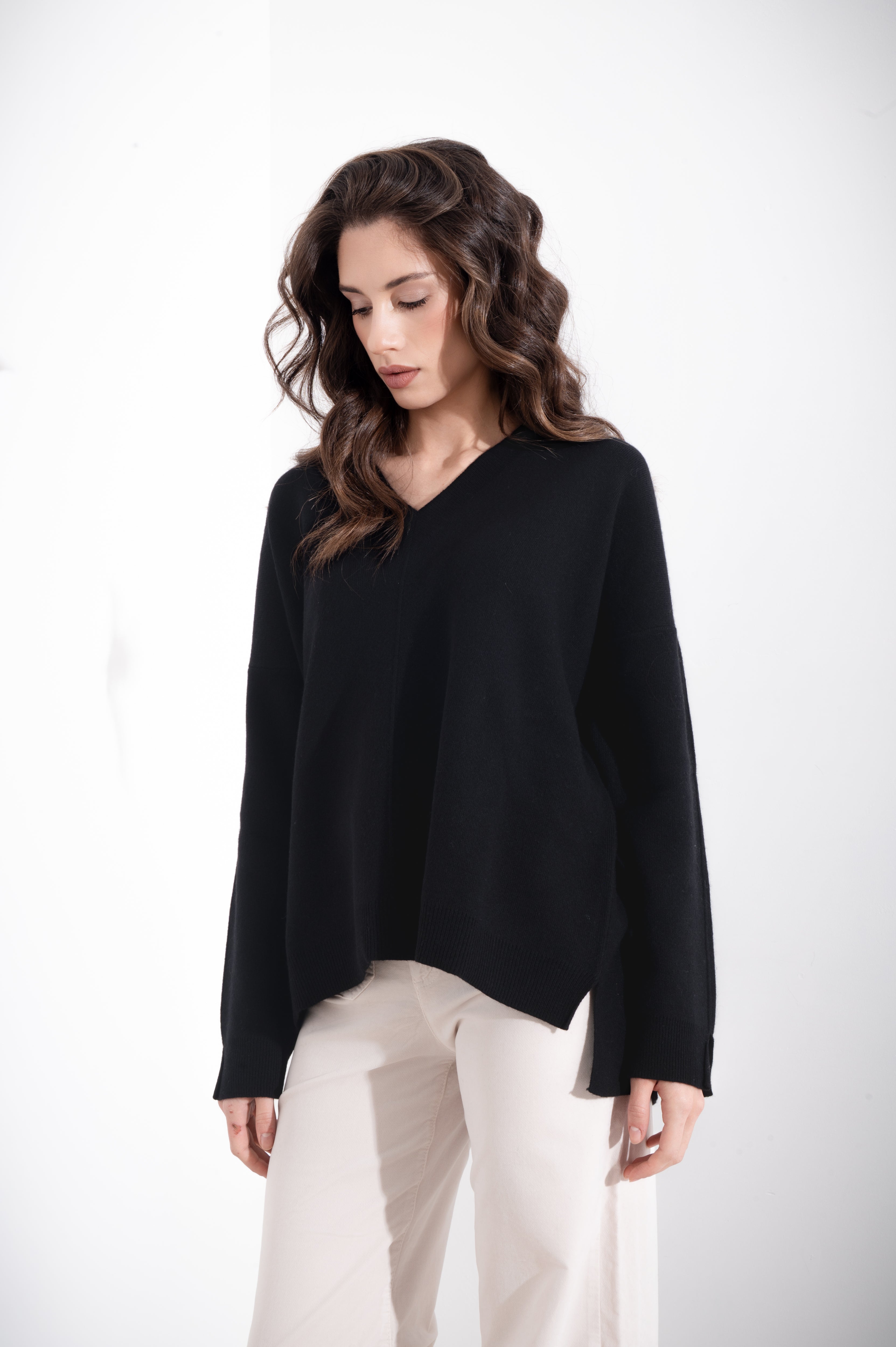 Maglia over scollo a V FRIENDLY SWEATER - Compagnia Italiana