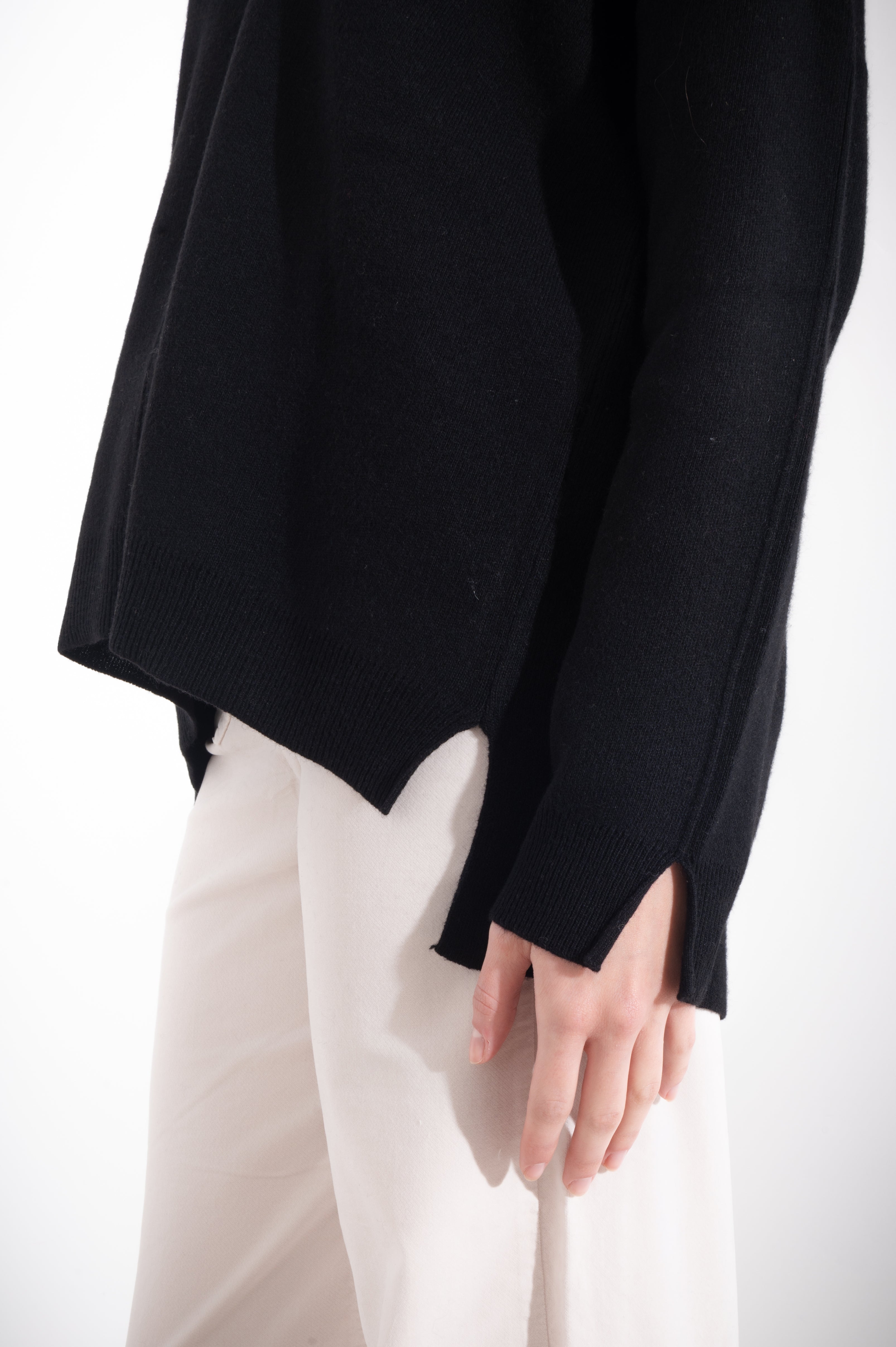 Maglia over scollo a V FRIENDLY SWEATER - Compagnia Italiana