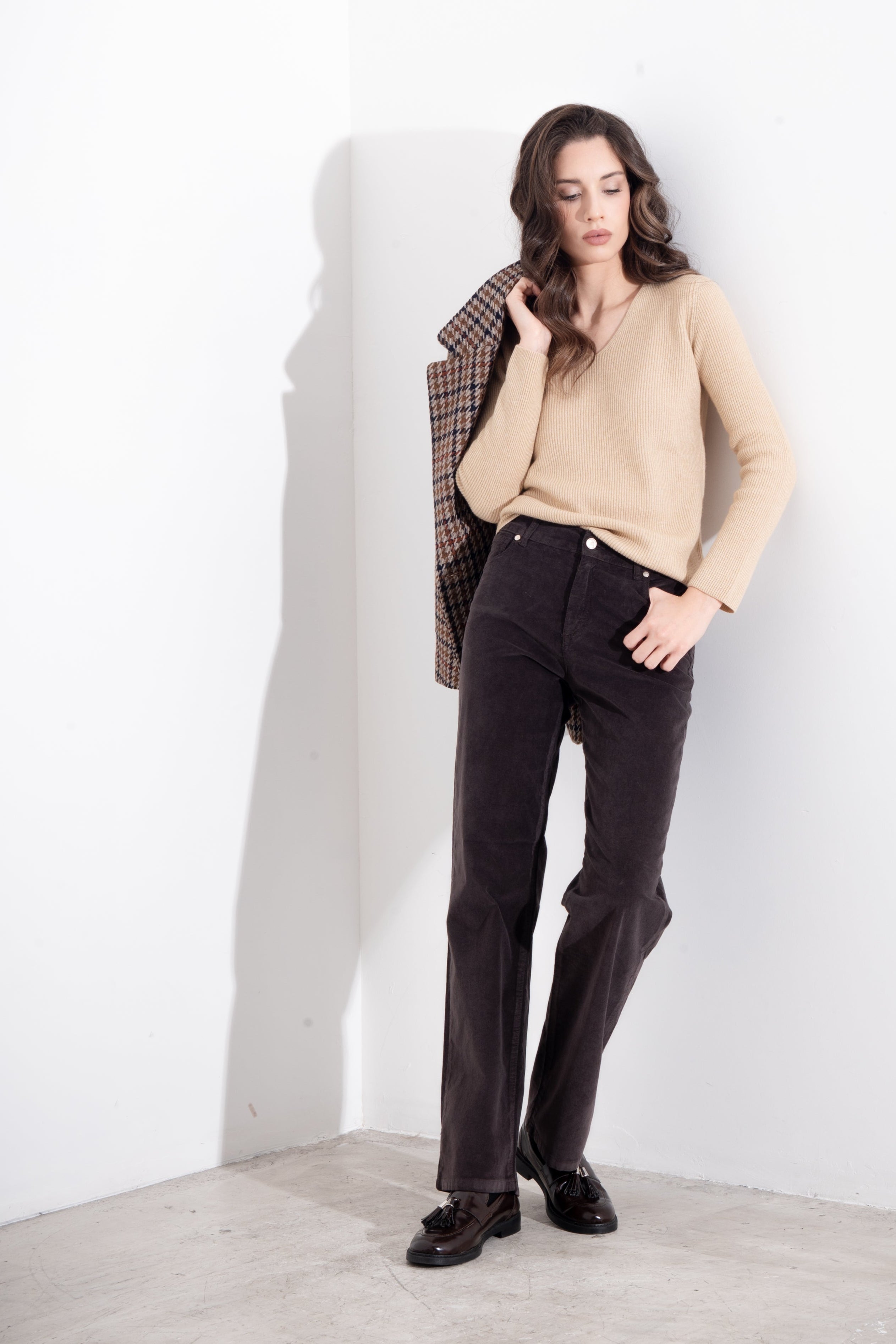 Maglia a costine scollo a V FRIENDLY SWEATER - Compagnia Italiana