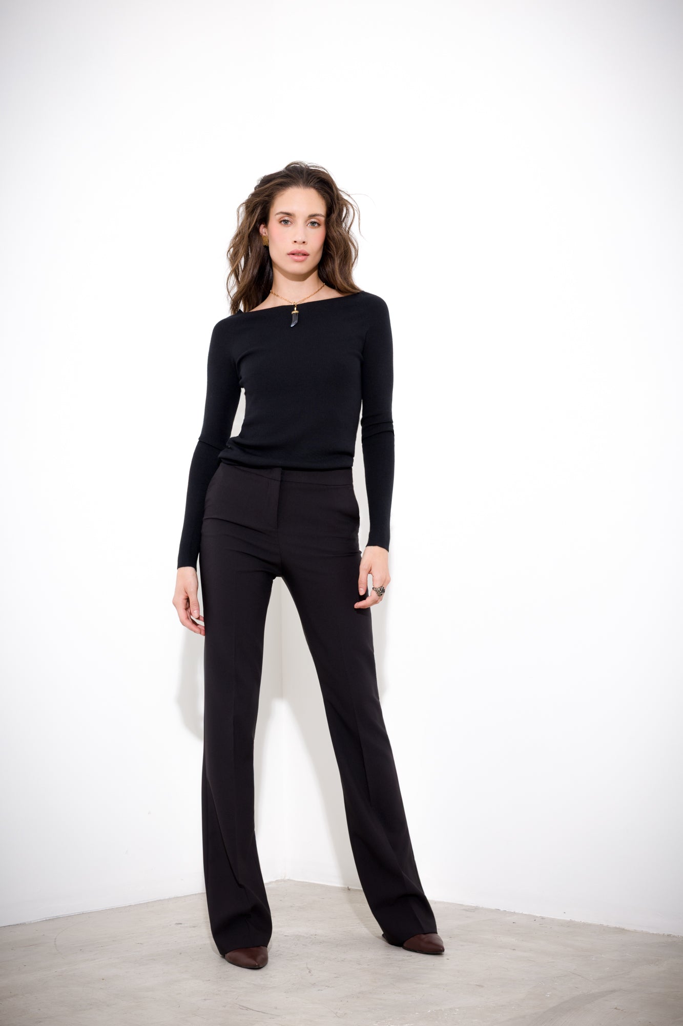 Ribbed boat neck sweater