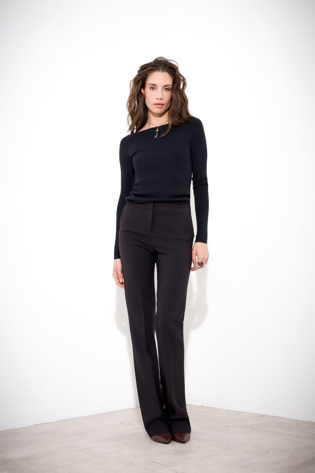 Ribbed boat neck sweater