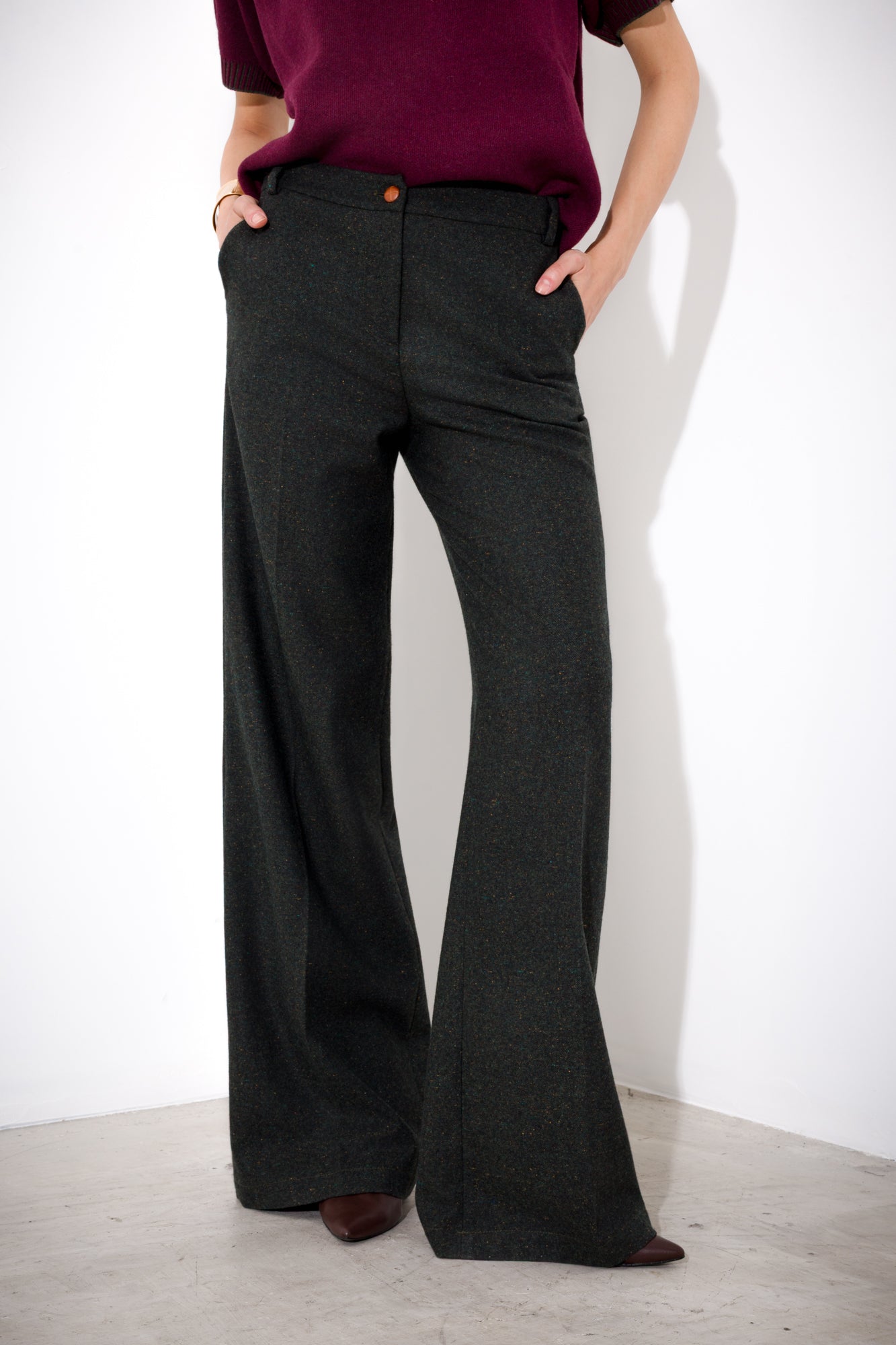 Straight trousers in buttoned wool and silk