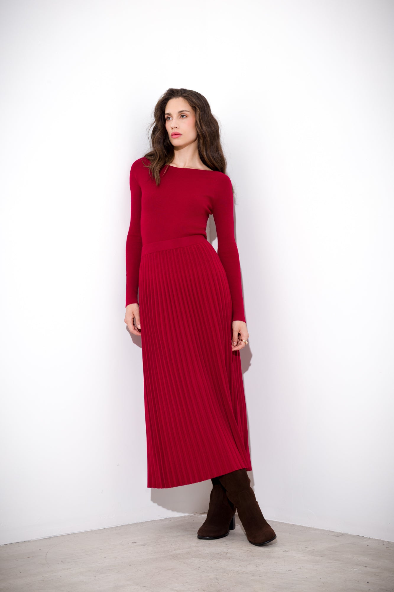 Ribbed boat neck sweater