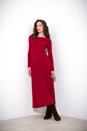 Ribbed boat neck sweater