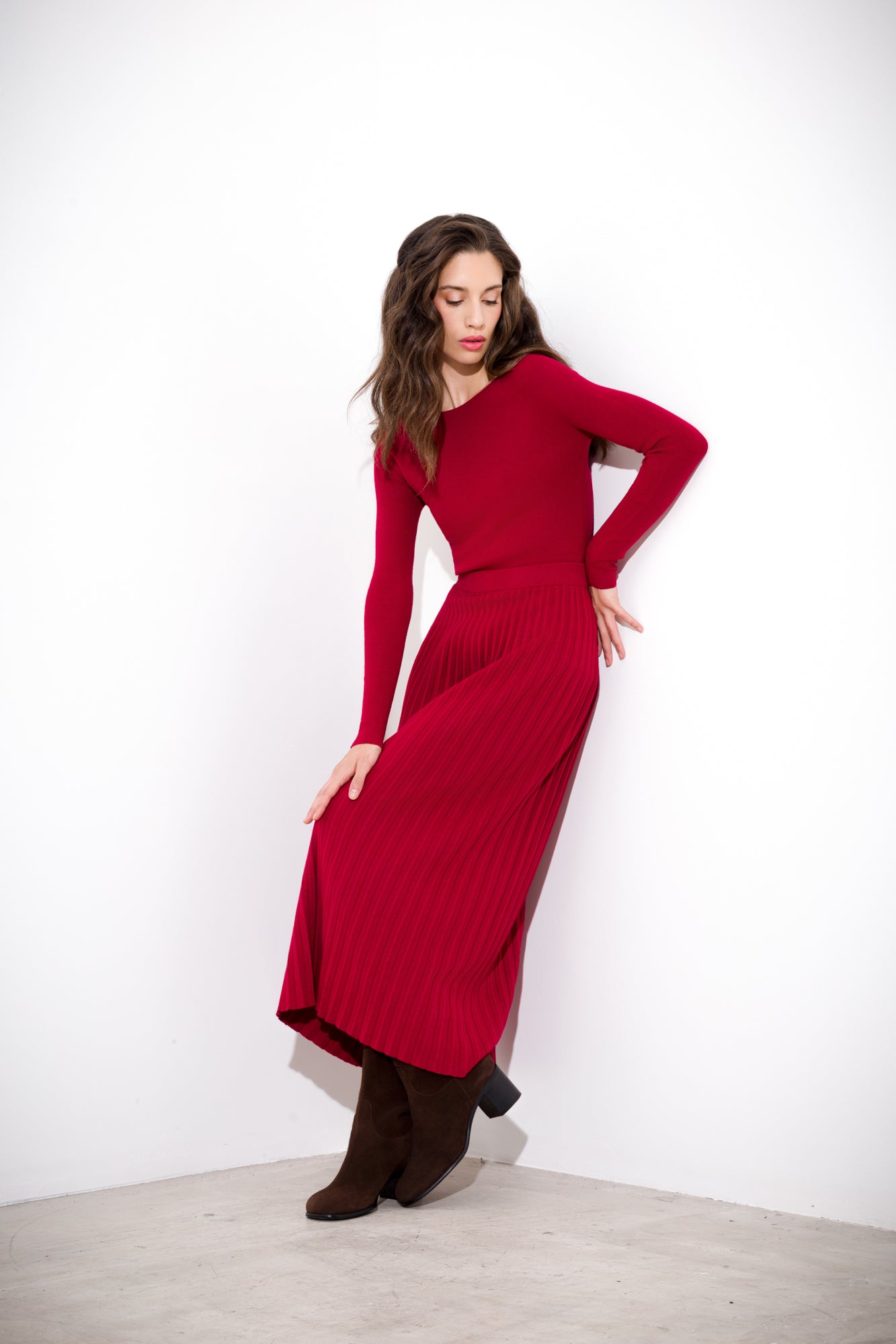 Ribbed boat neck sweater
