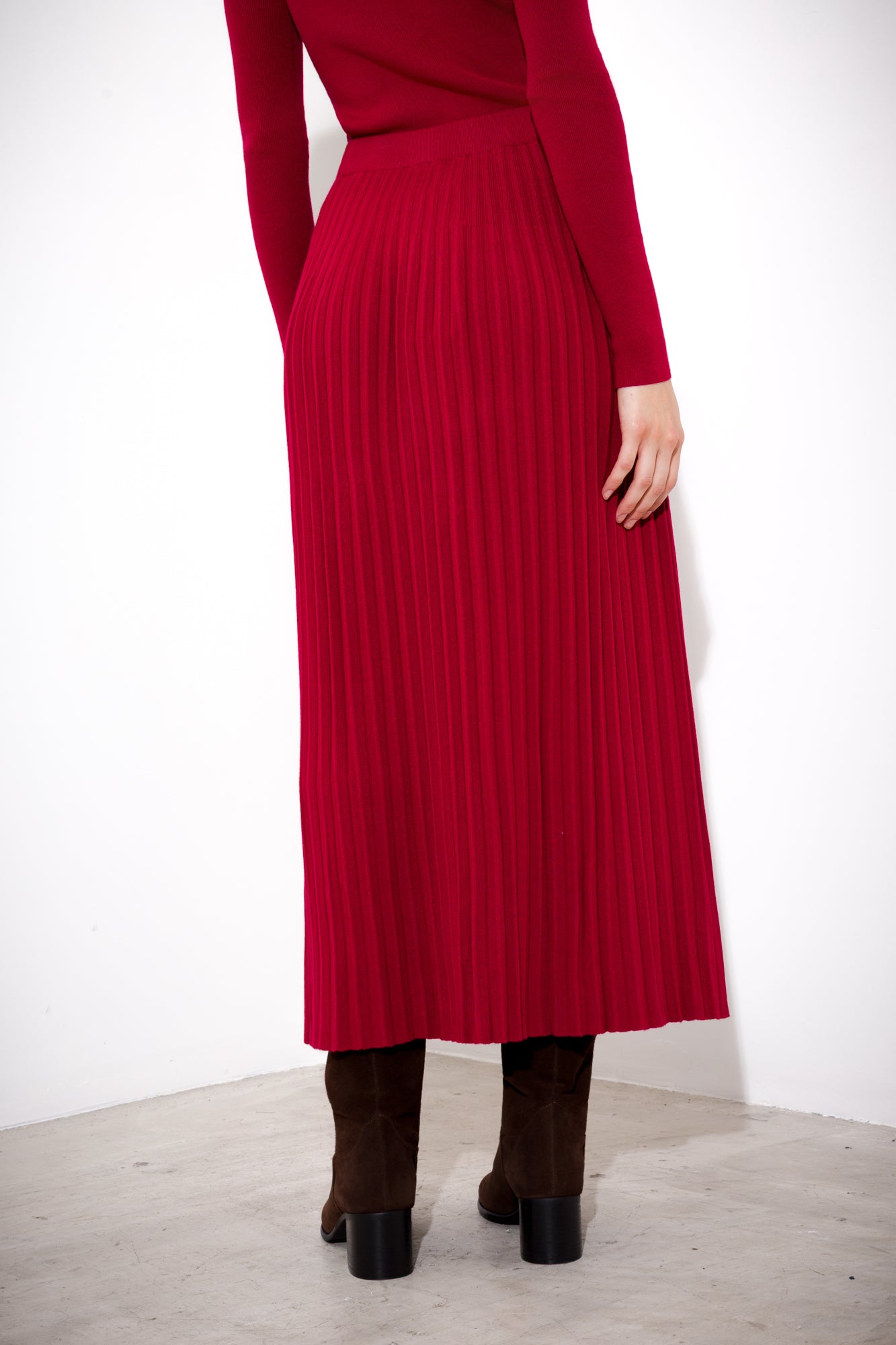 Pleated viscose skirt
