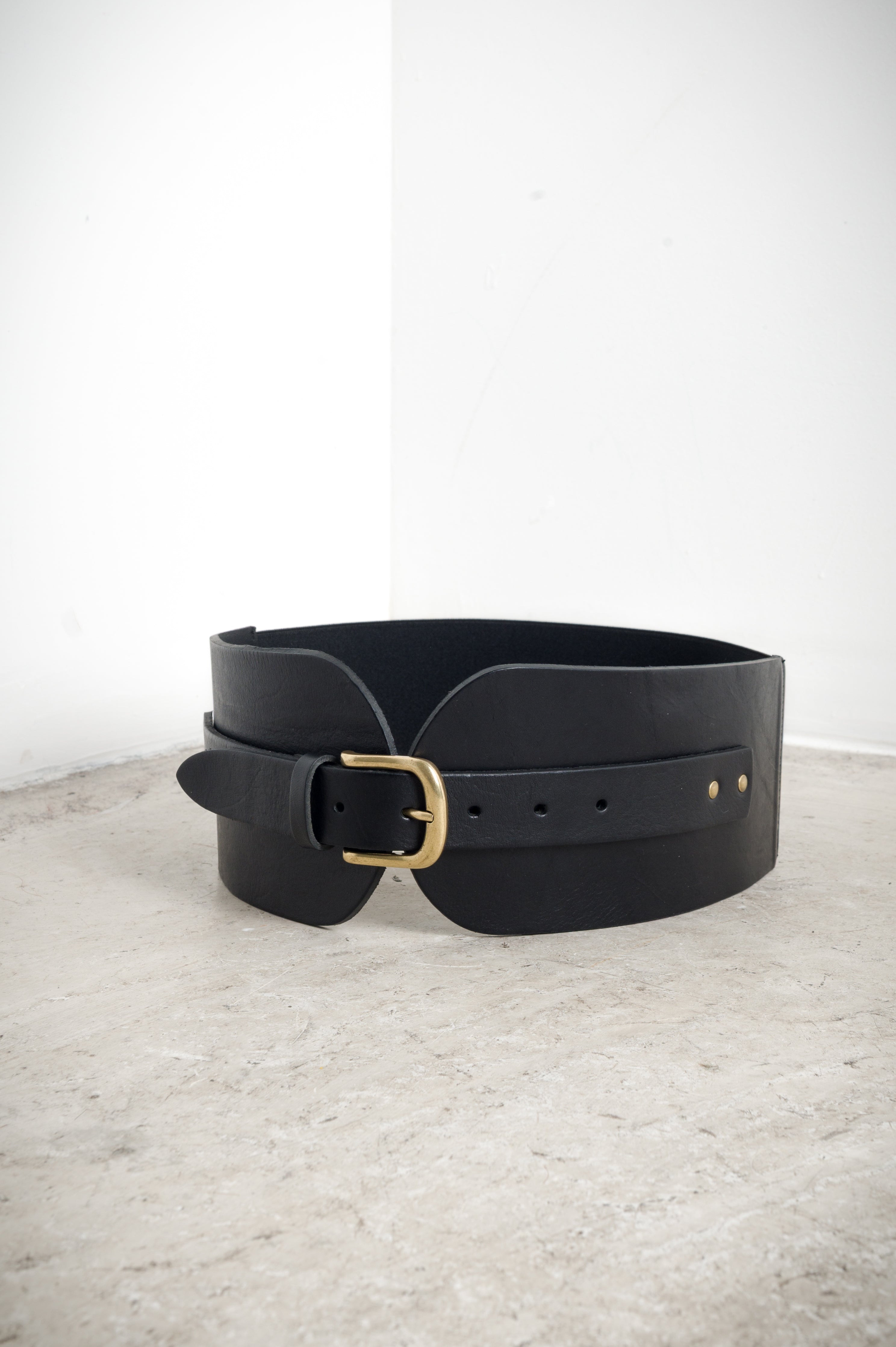 Cintura bustino opaca con fibbia oro