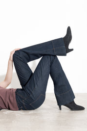 Jeans flare con cuciture frontali