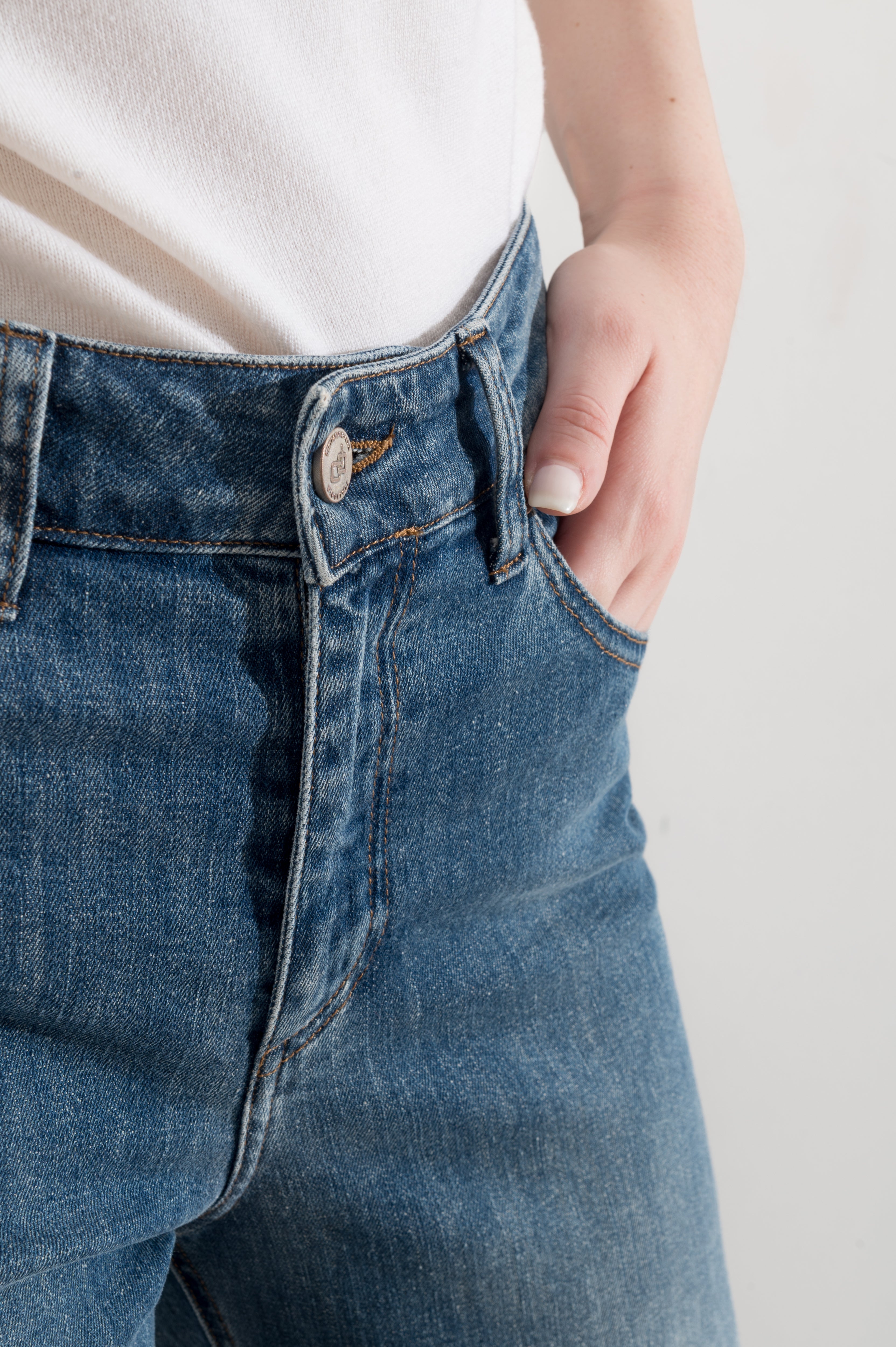 Jeans dritti in denim delave
