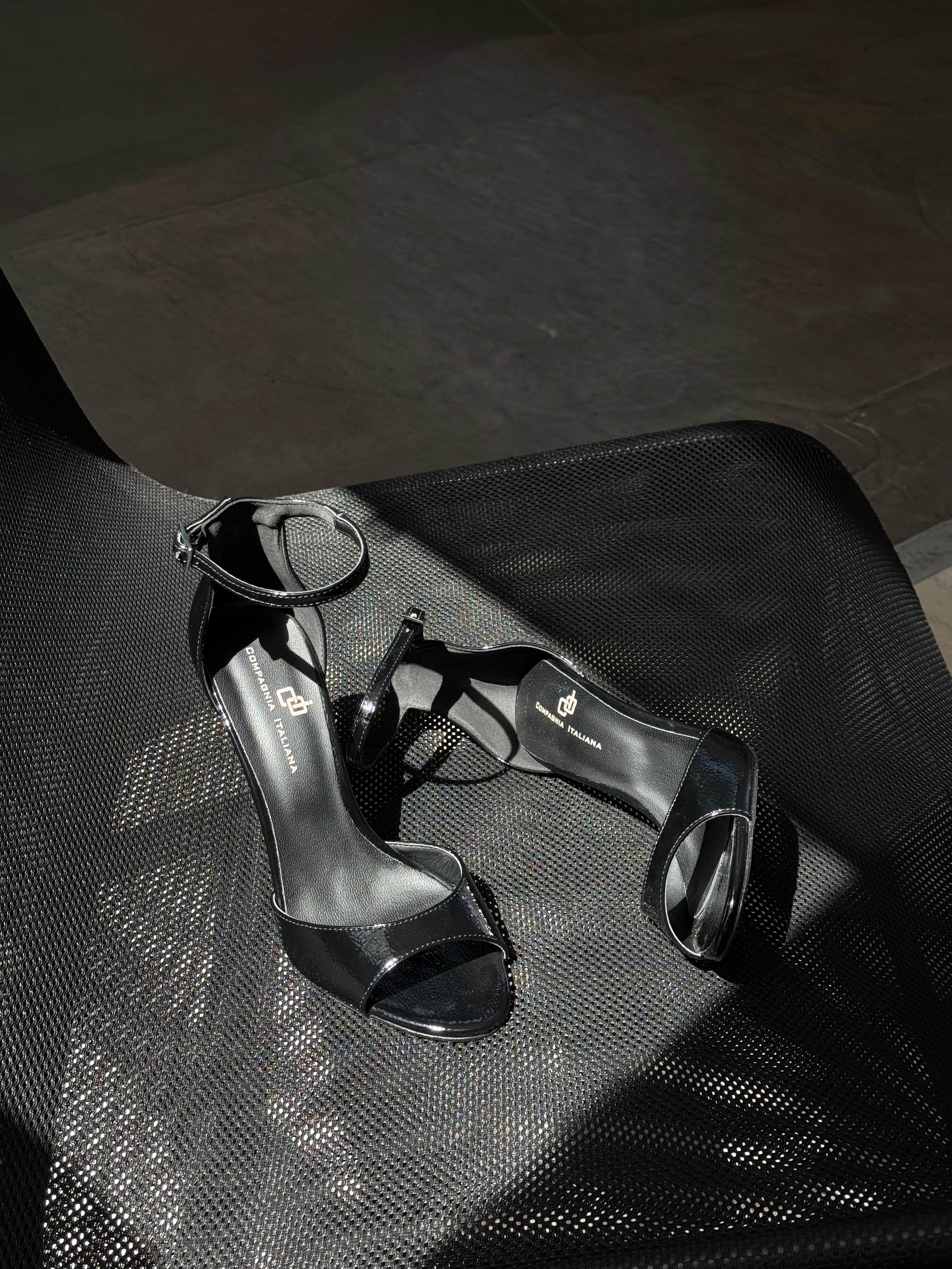 Open-toe sandal
