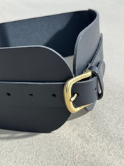 Elastic belt with bustier