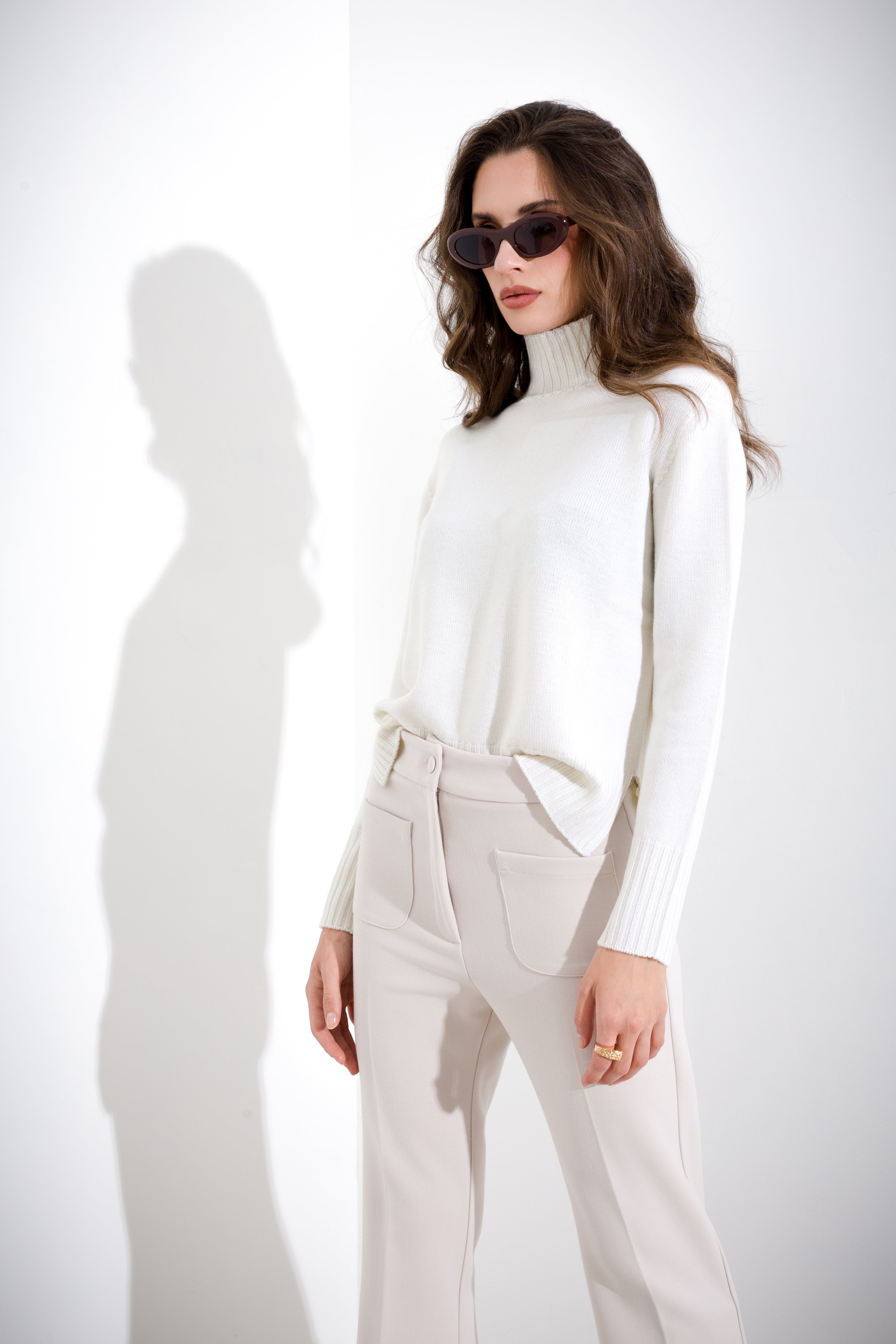 Maglia in pura lana a collo alto FRIENDLY SWEATER - Compagnia Italiana