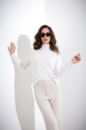 Maglia in pura lana a collo alto FRIENDLY SWEATER - Compagnia Italiana