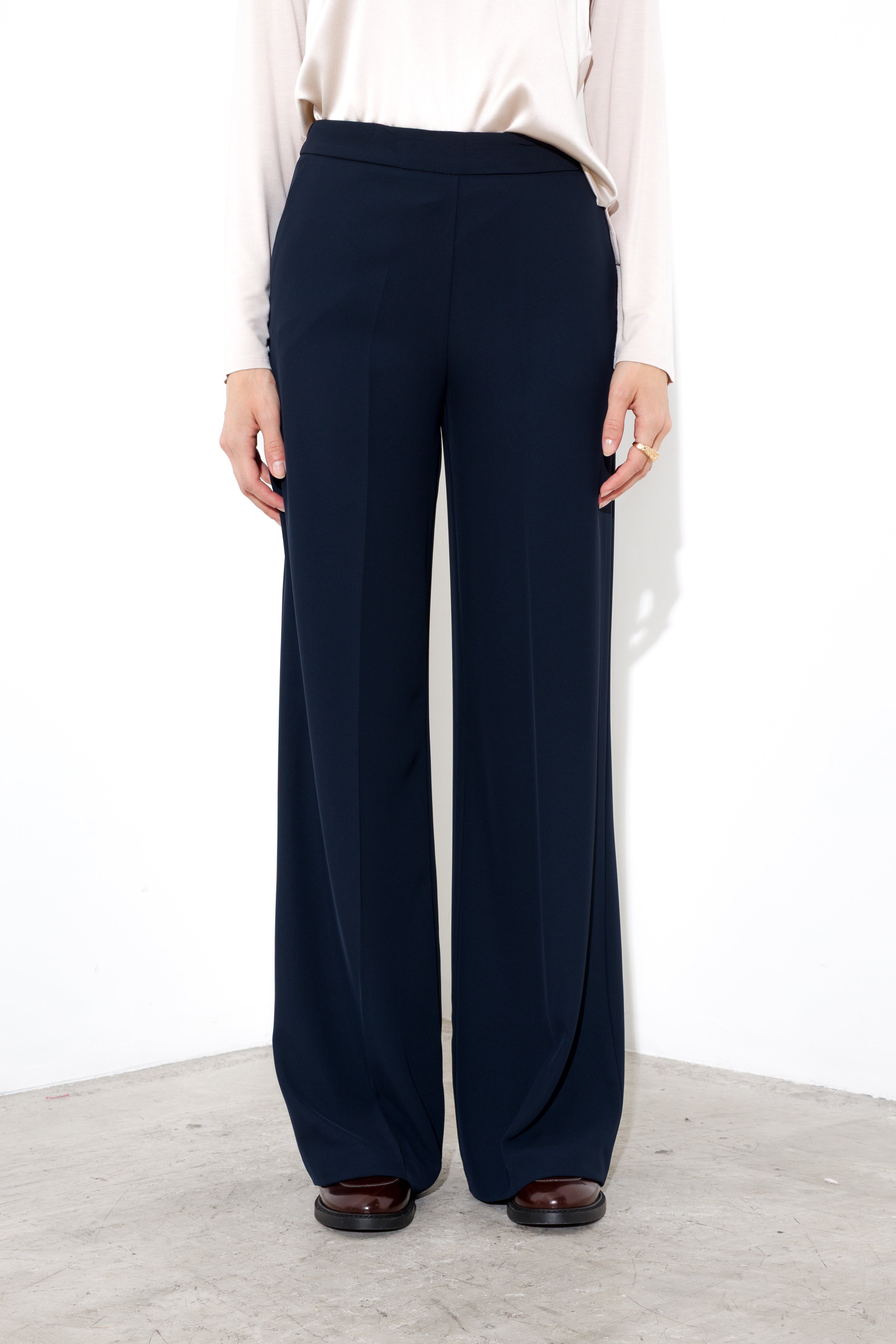 Flowing wide leg trousers